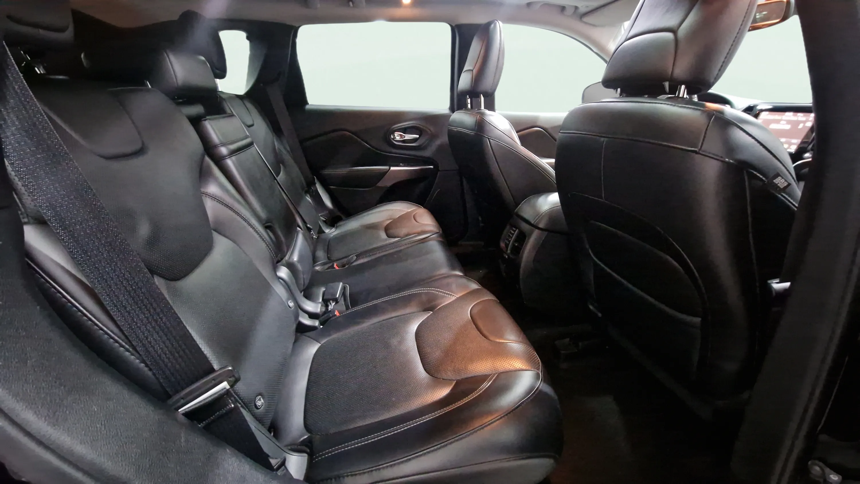 Jeep Cherokee 2.2 CRD Overland Aut 4x4 AD1 - foto 12
