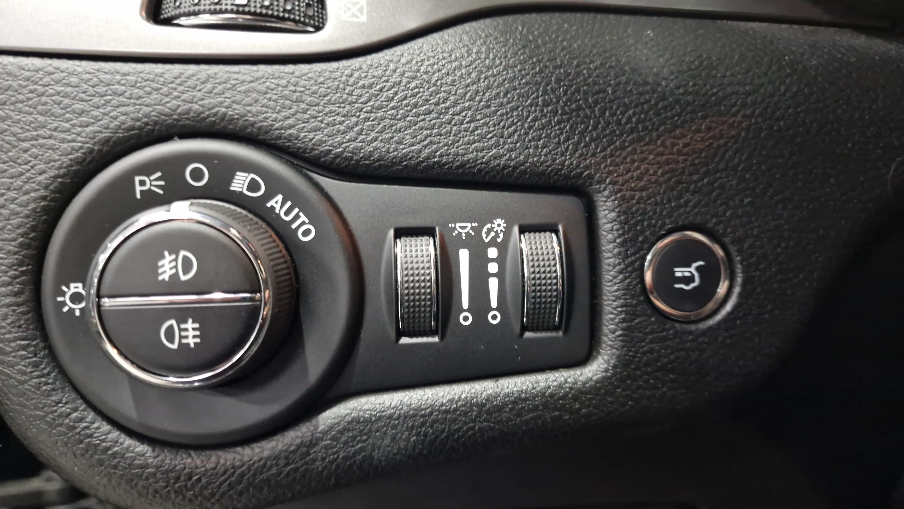 Jeep Cherokee 2.2 CRD Overland Aut 4x4 AD1 - foto 16
