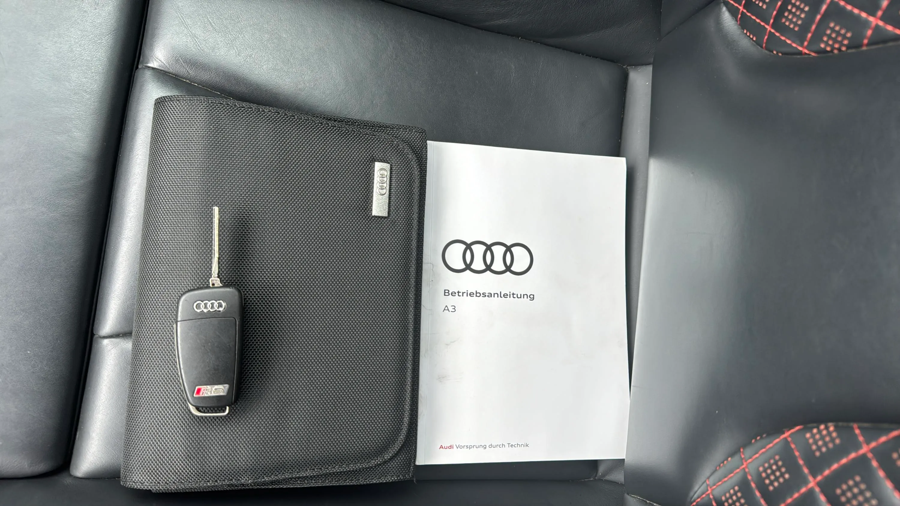 Audi A3 RS3 Sportback TFSI quattro S tron - foto 24