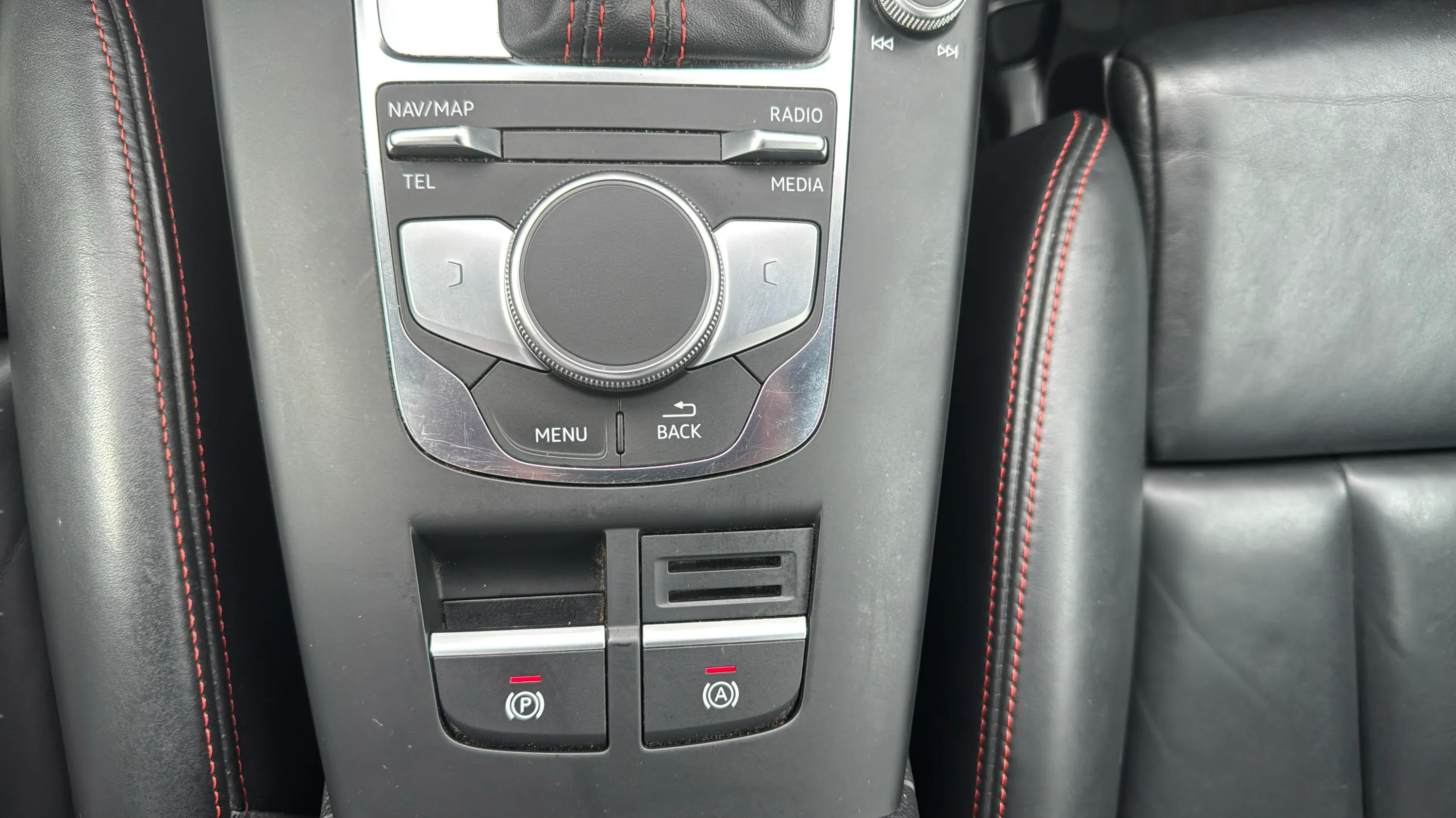 Audi A3 RS3 Sportback TFSI quattro S tron - foto 22