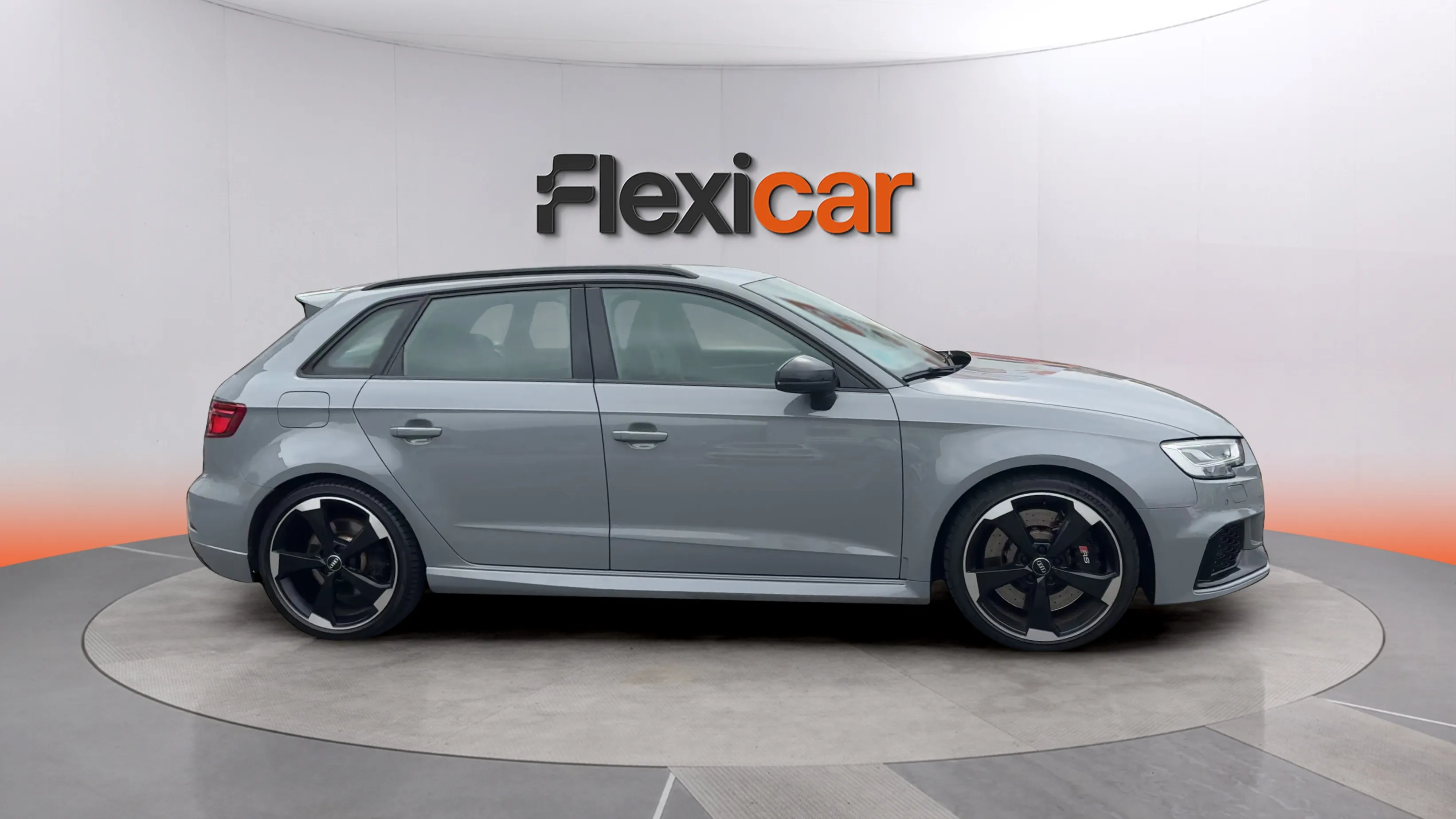 Audi A3 RS3 Sportback TFSI quattro S tron - foto 8