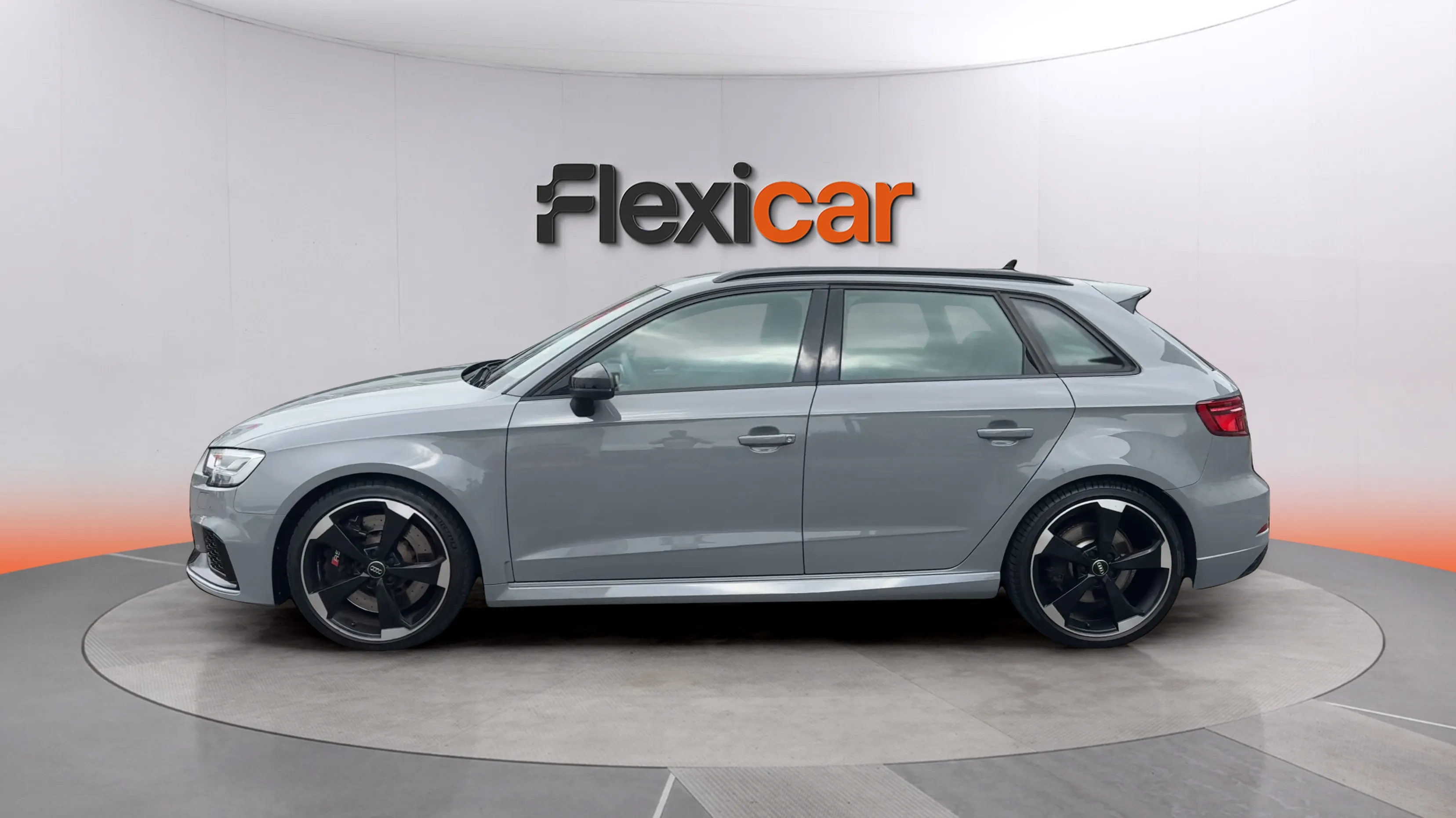 Audi A3 RS3 Sportback TFSI quattro S tron - foto 4