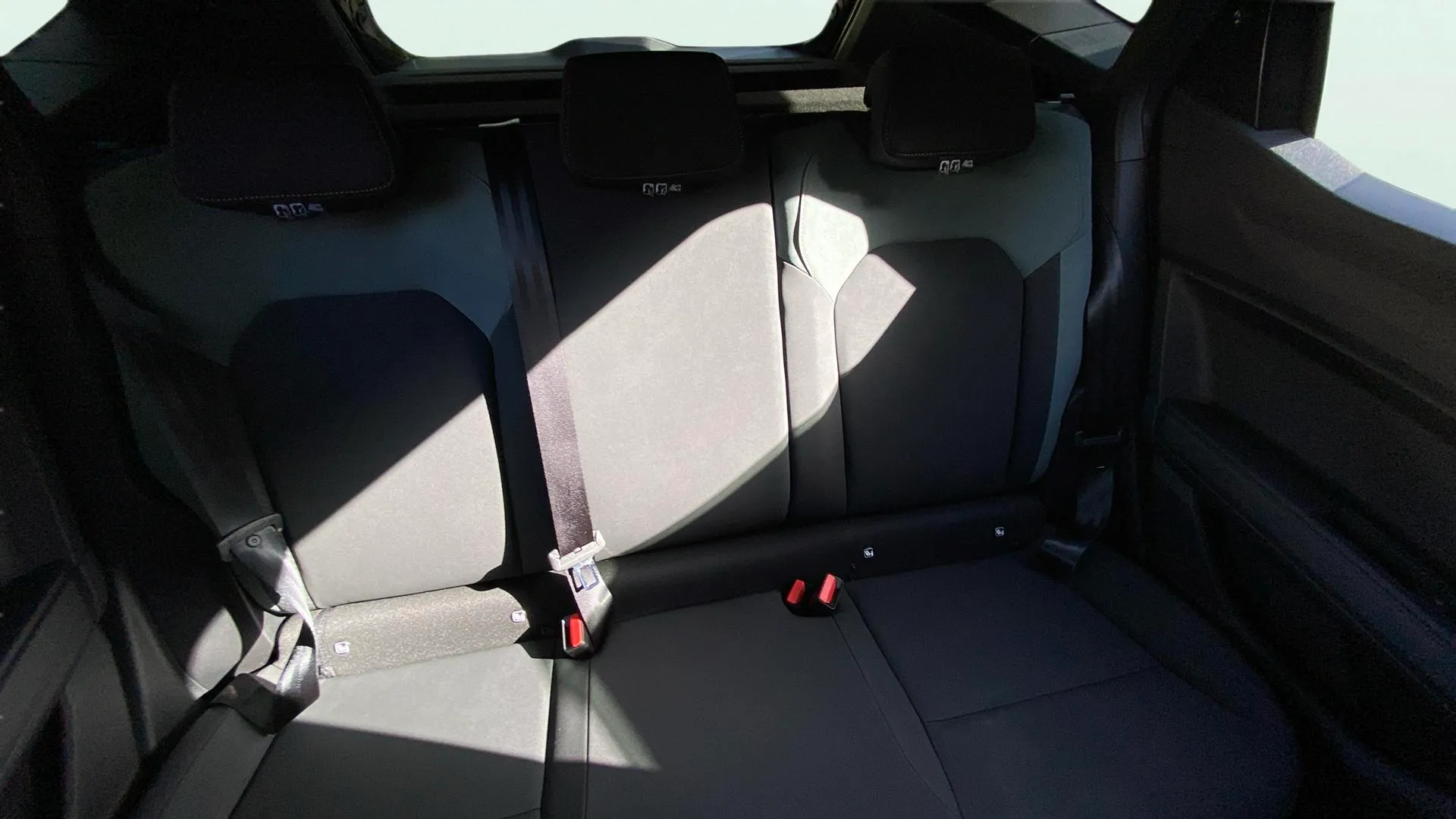 Dacia Duster Extreme TCe 48v 4x2 - foto 15