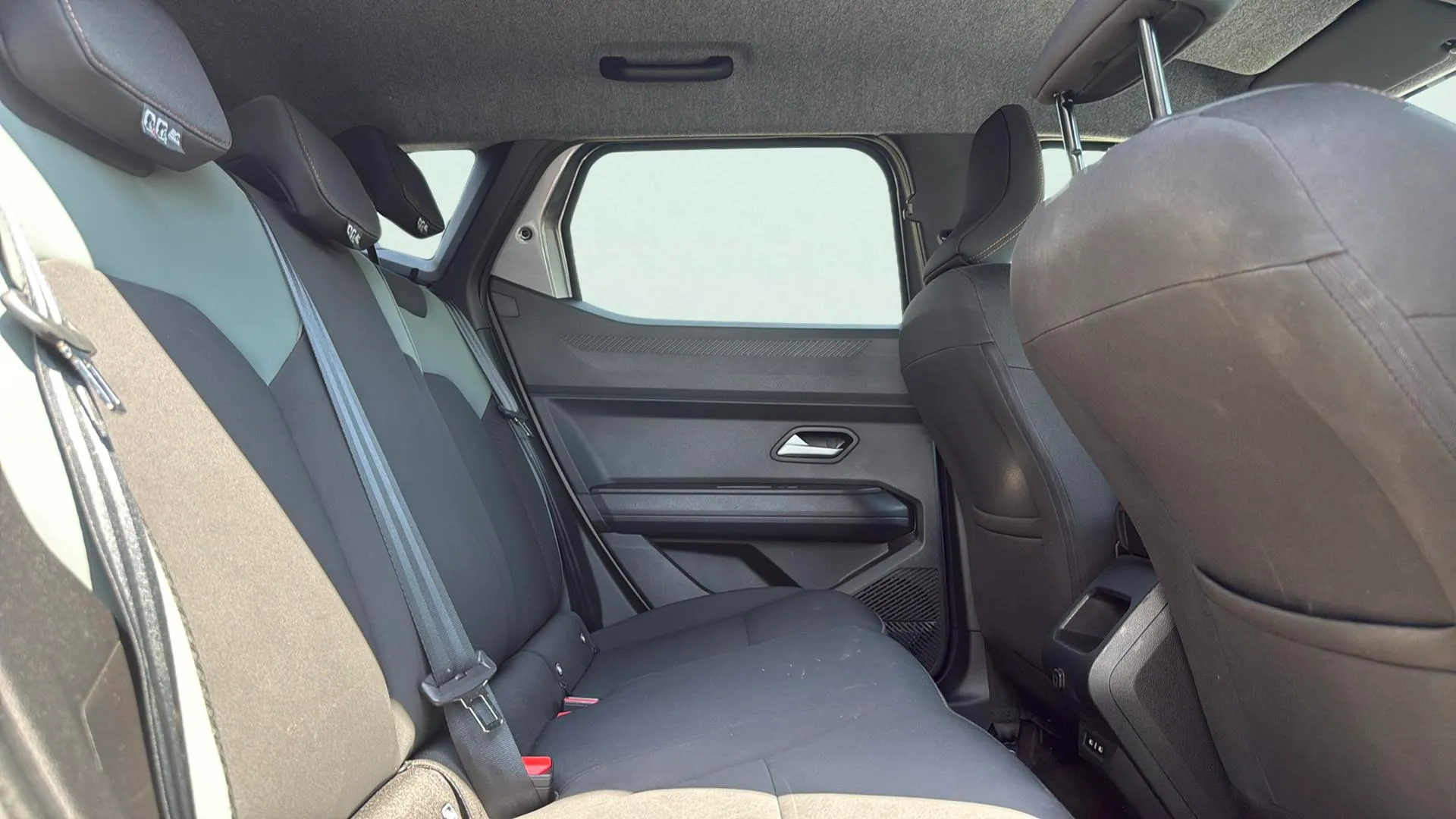 Dacia Duster Extreme TCe 48v 4x2 - foto 18