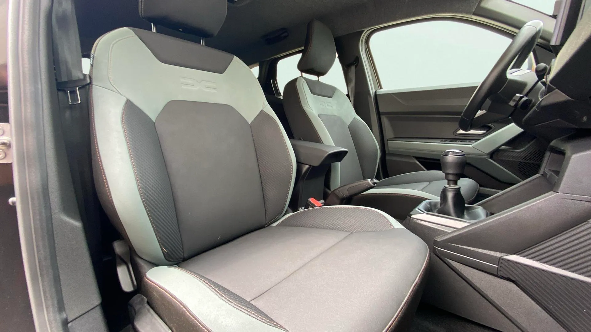 Dacia Duster Extreme mild hybrid 140 - foto 13