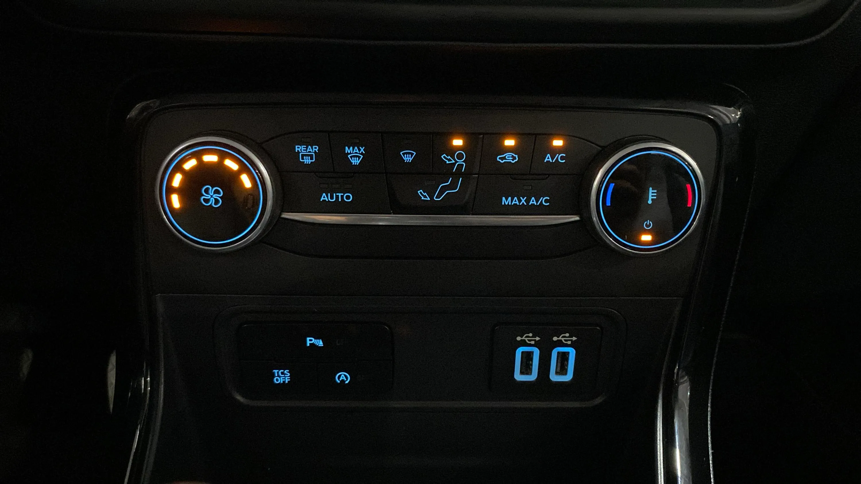 Ford EcoSport 1.0T EcoBoost Active - foto 18