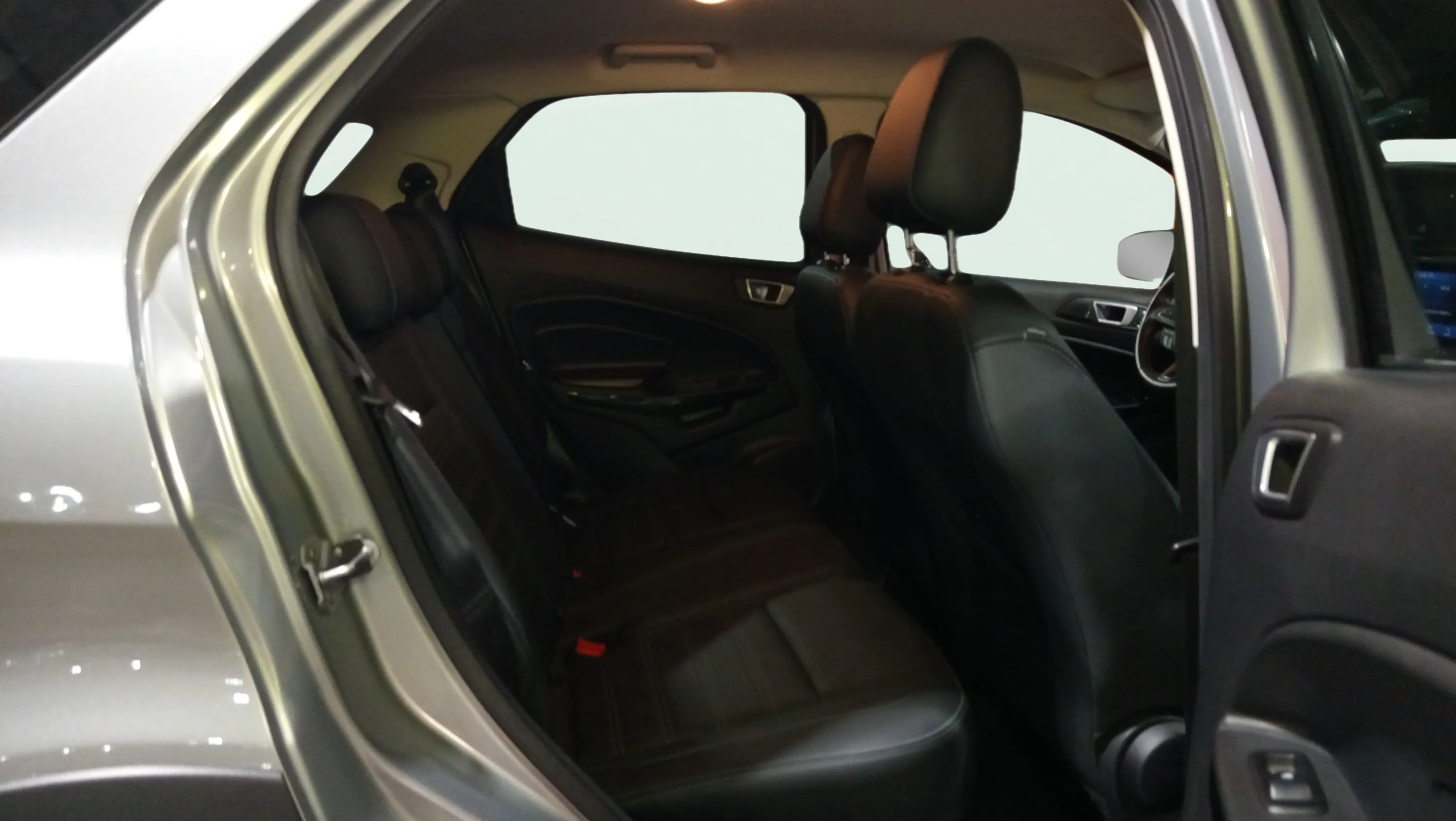 Ford EcoSport 1.0T EcoBoost Active - foto 17