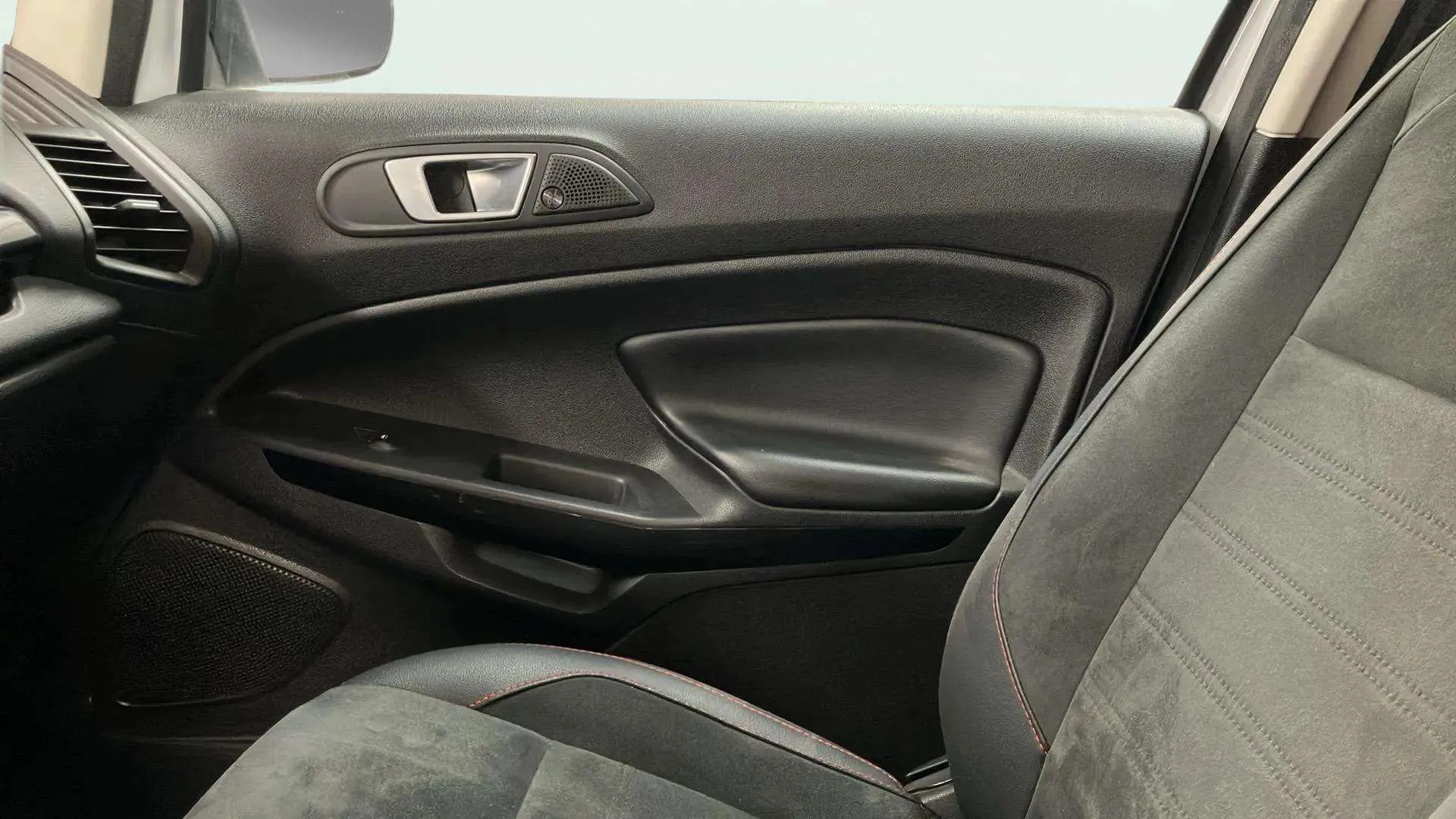 Ford EcoSport 1.0T EcoBoost ST Line - foto 18