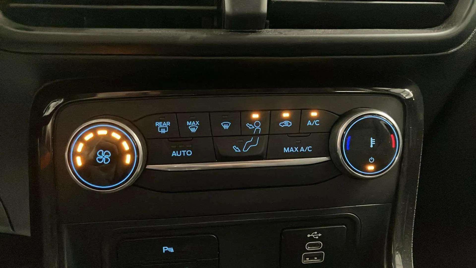 Ford EcoSport 1.0T EcoBoost ST Line - foto 20