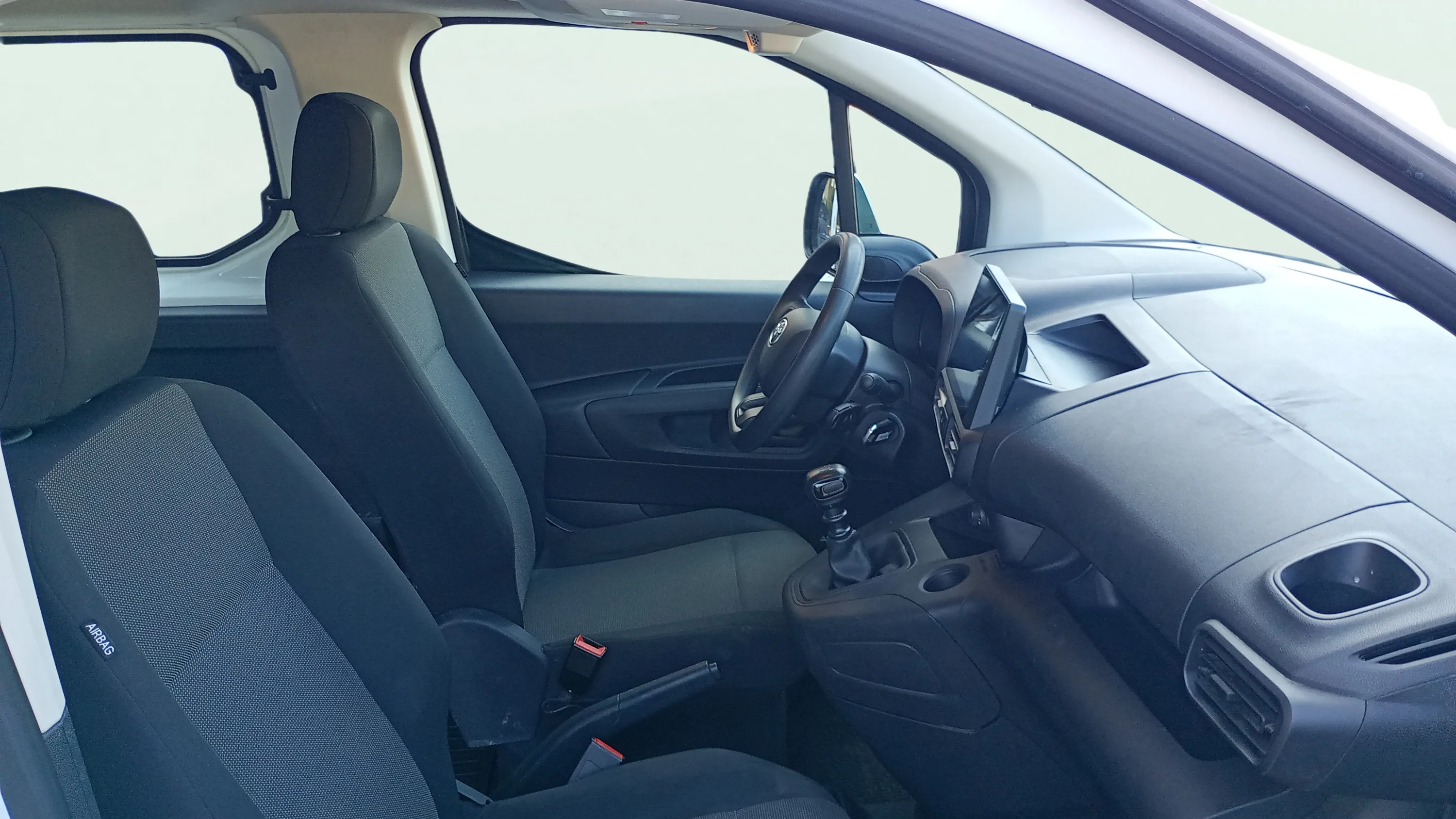 Toyota Proace City 1499 cm³ - foto 13