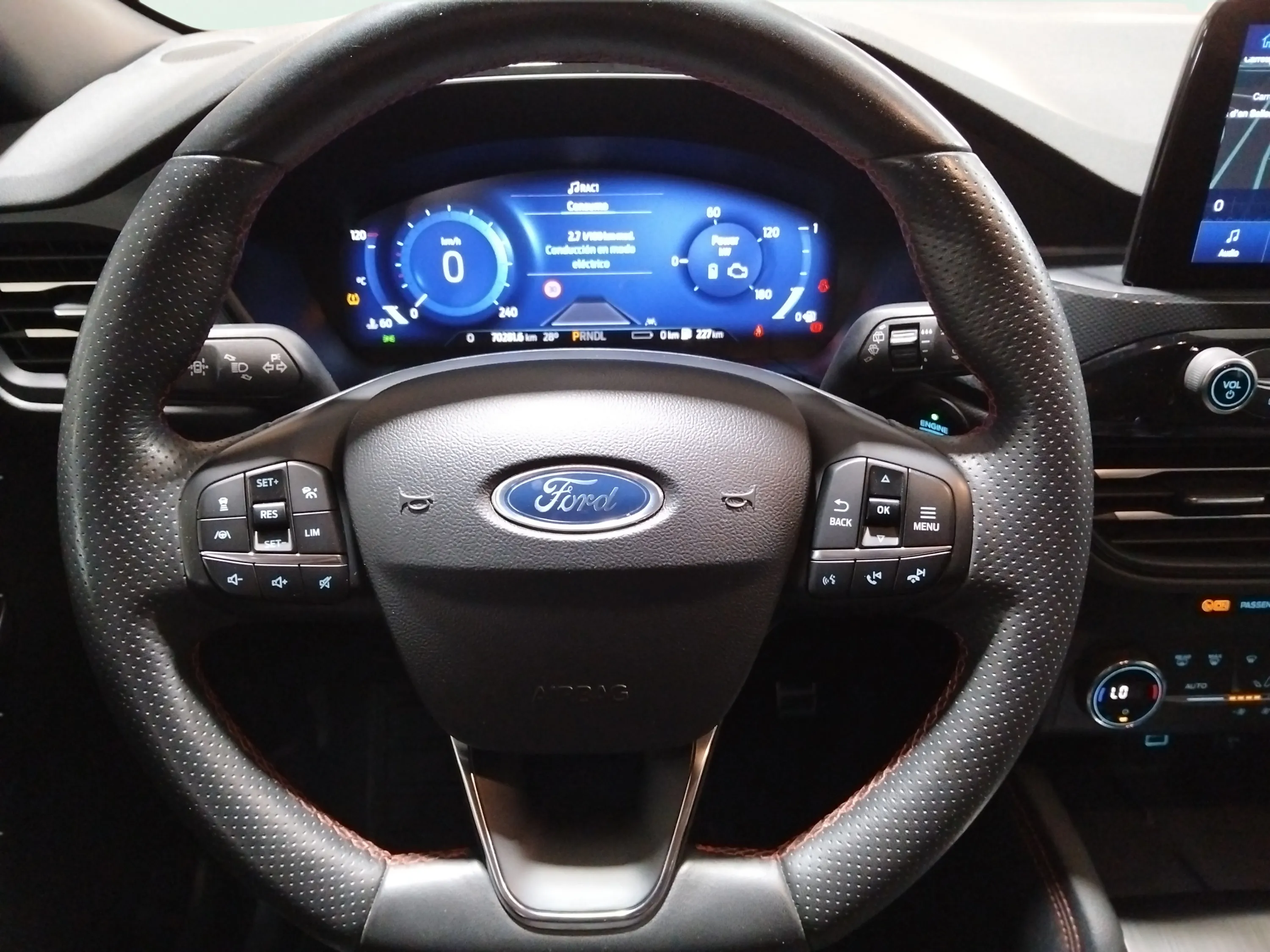 Ford Kuga ST-Line 2.5 Duratec PHEV - foto 11
