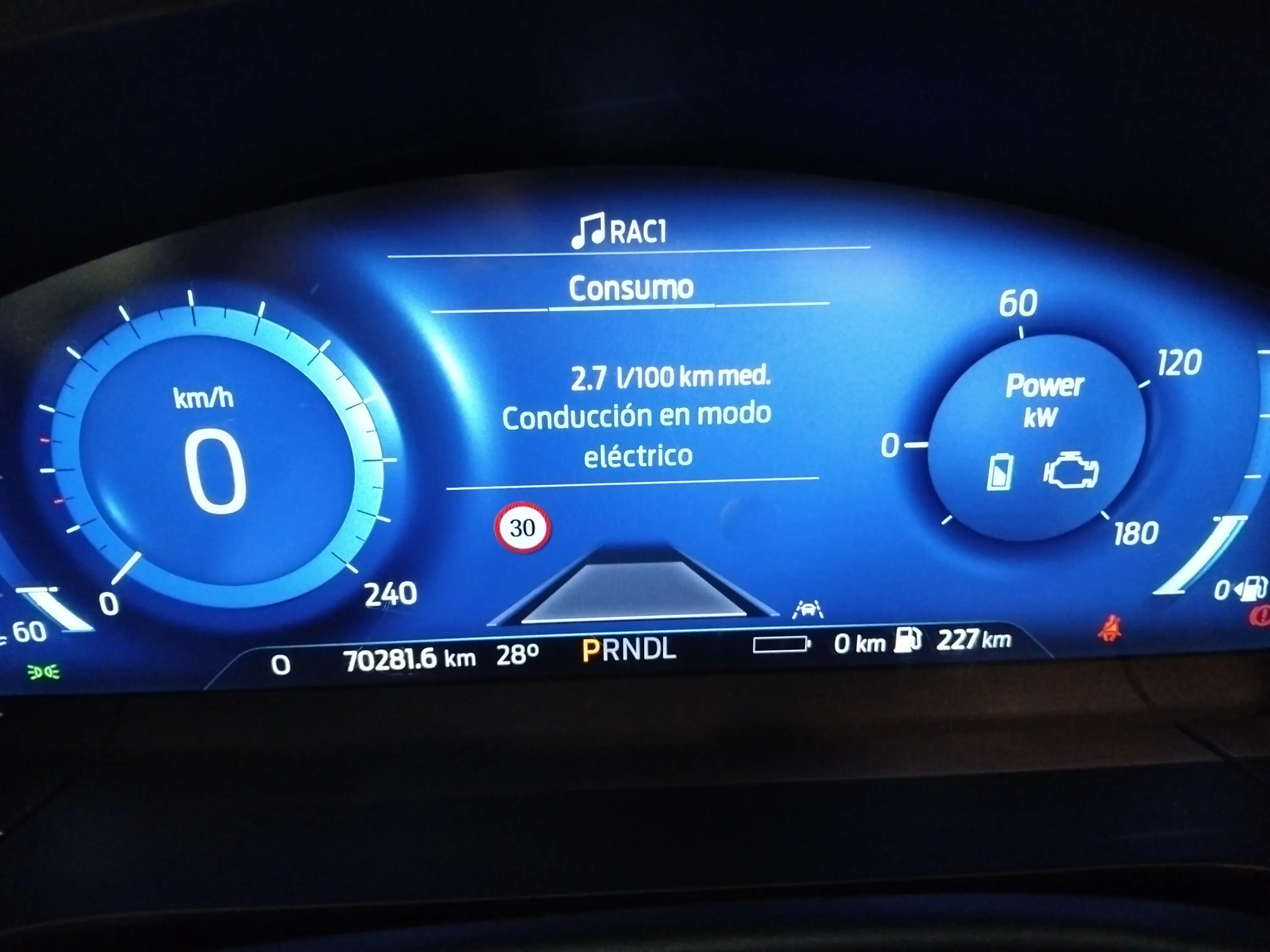 Ford Kuga ST-Line 2.5 Duratec PHEV - foto 12