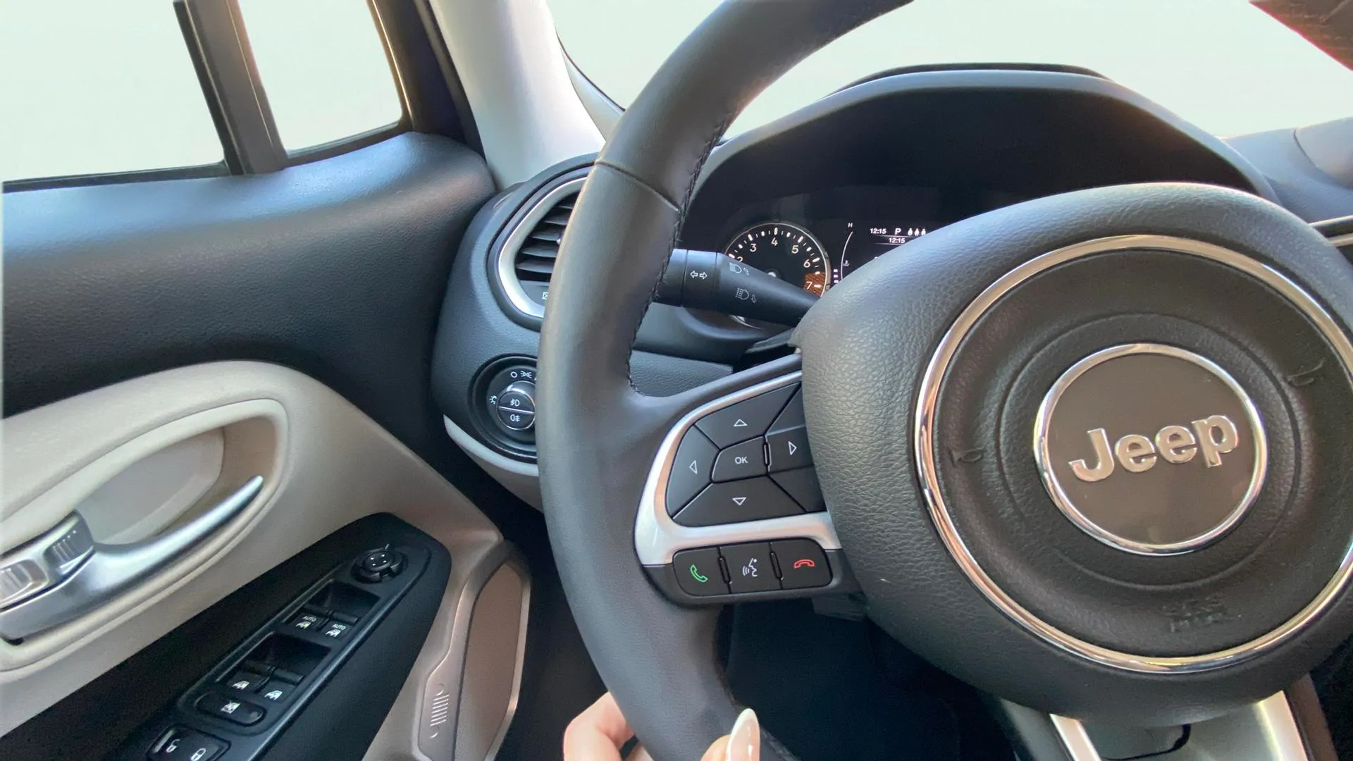 Jeep Renegade 1.3G Limited 4x2 Ddct - foto 14