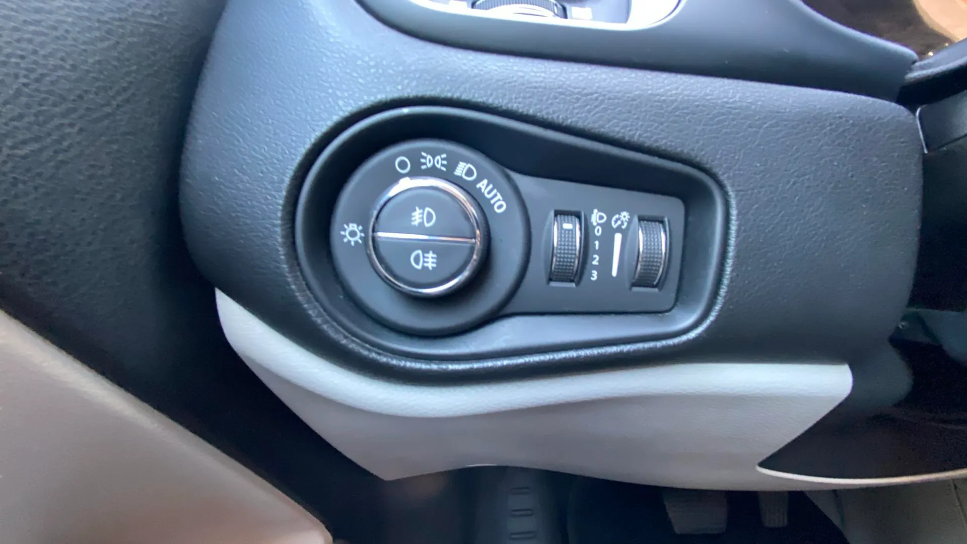 Jeep Renegade 1.3G Limited 4x2 Ddct - foto 21