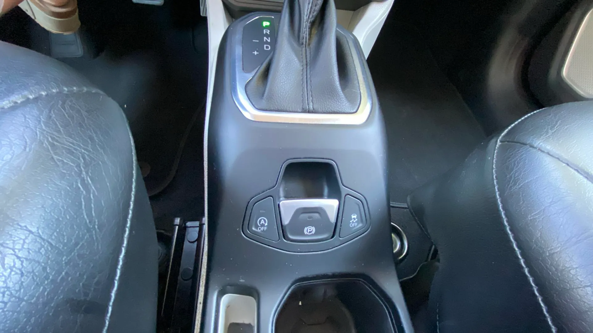 Jeep Renegade 1.3G Limited 4x2 Ddct - foto 19