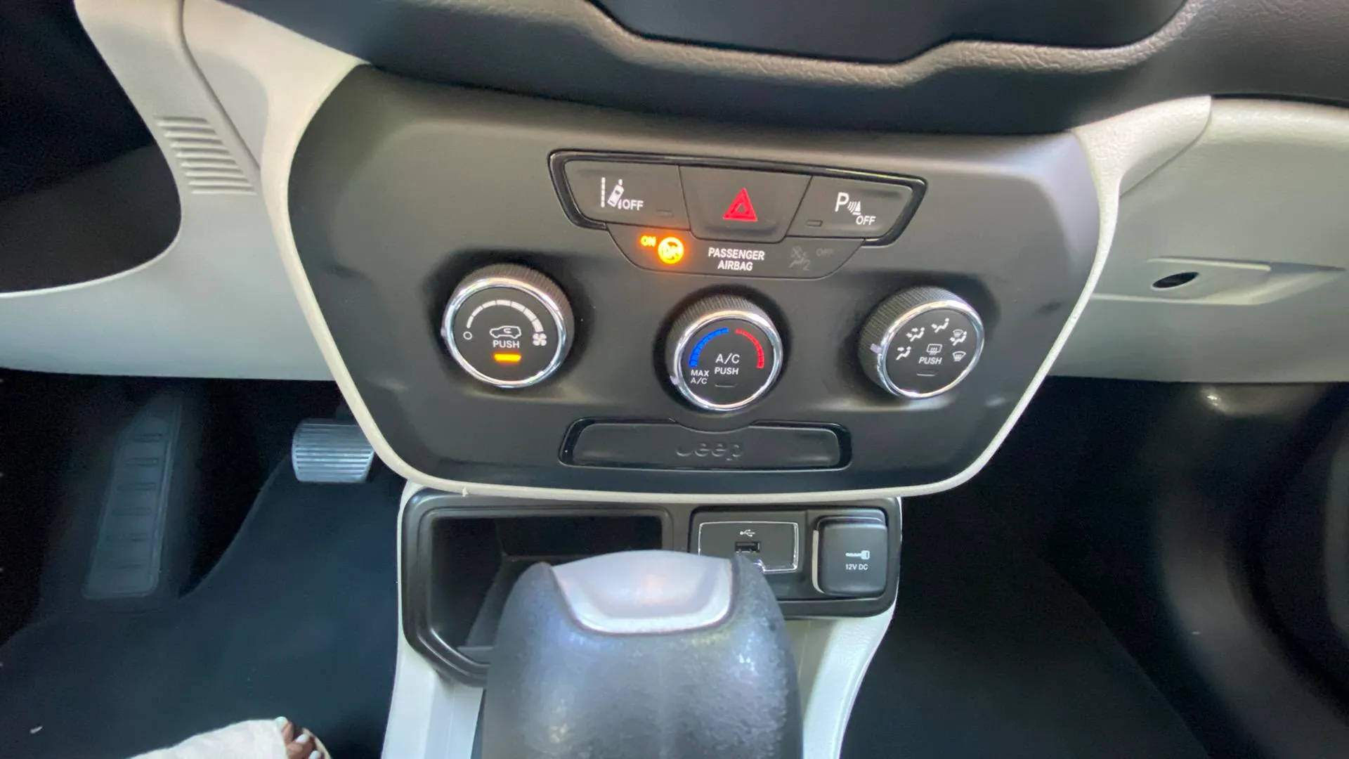 Jeep Renegade 1.3G Limited 4x2 Ddct - foto 16