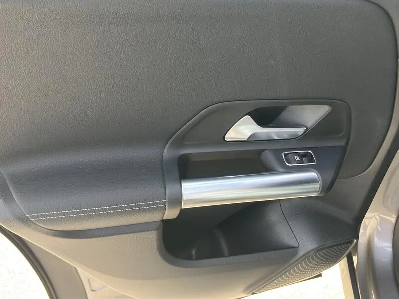 Mercedes-Benz GLA 180 ***1 Sola Llave*** - foto 35