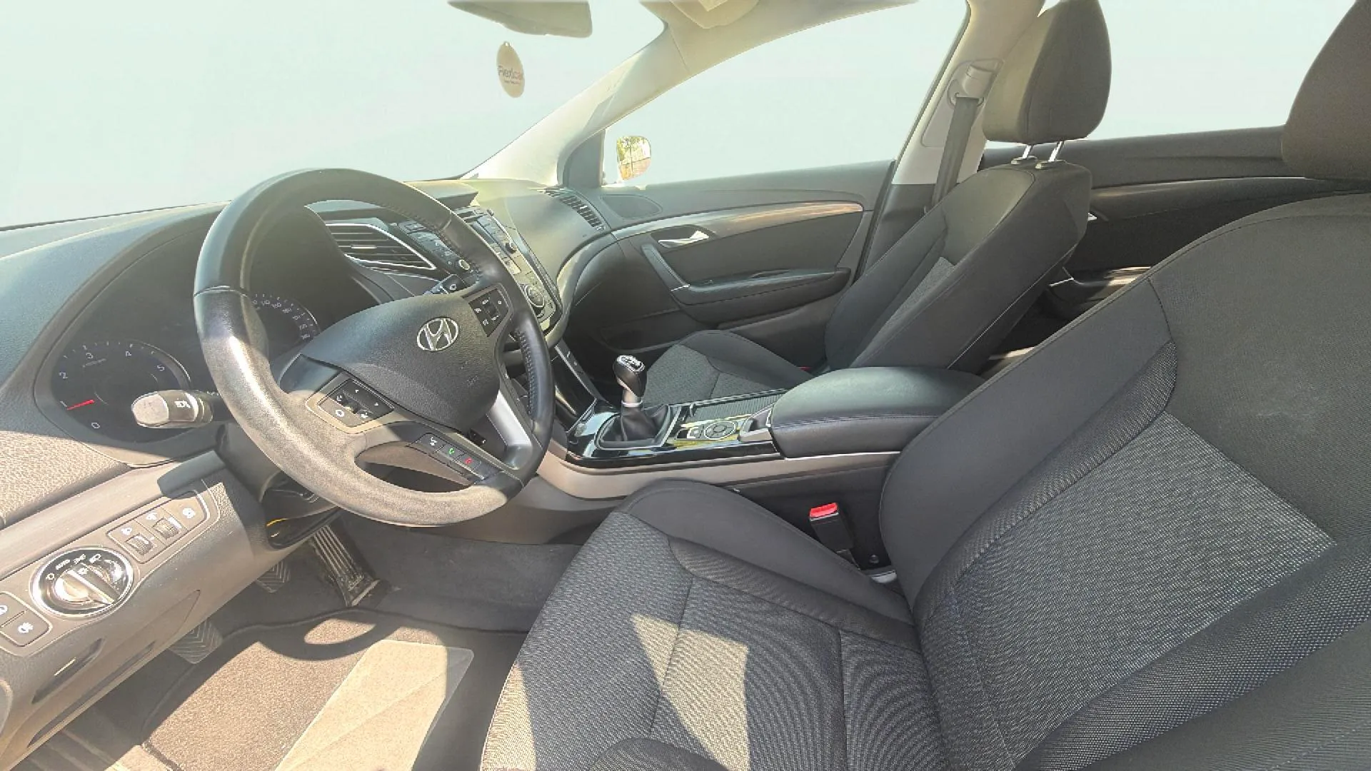 Hyundai i40 CW 1.7 CRDi BlueDrive Tecno - foto 14