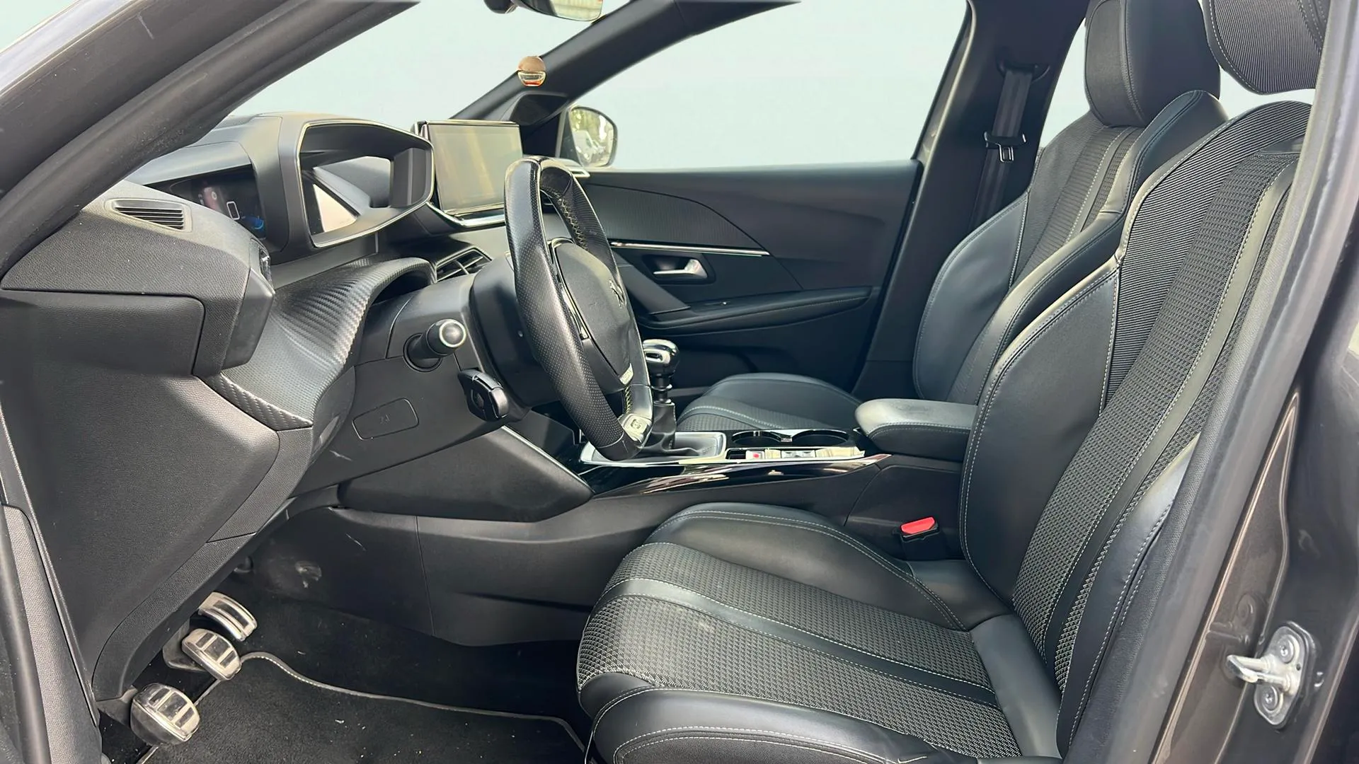 Peugeot 208 PureTech GT Line - foto 10