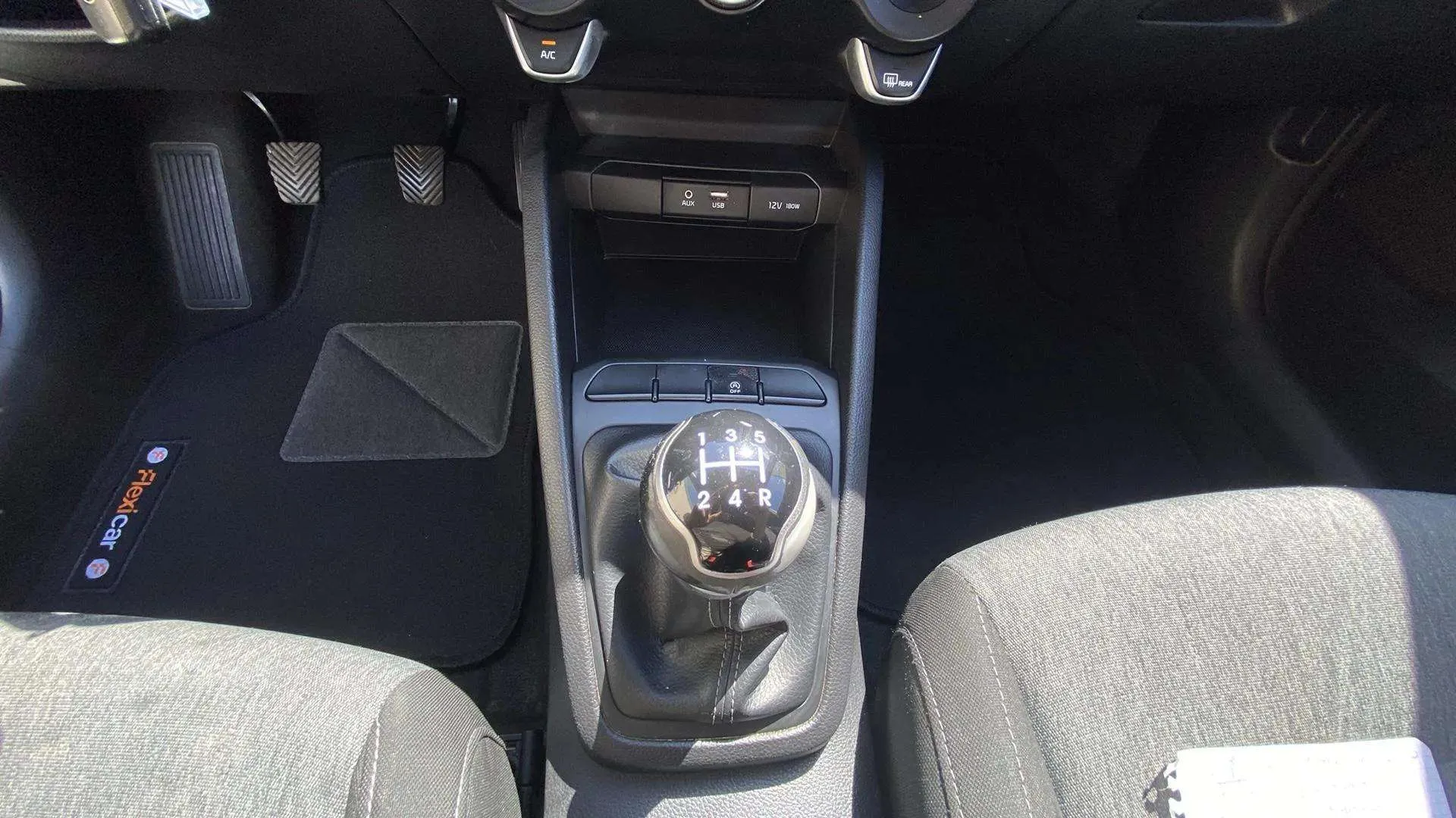 Kia Stonic 1.0 T-GDi Business - foto 11