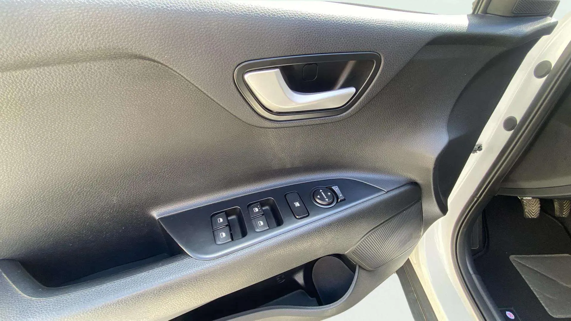 Kia Stonic 1.0 T-GDi Business - foto 18