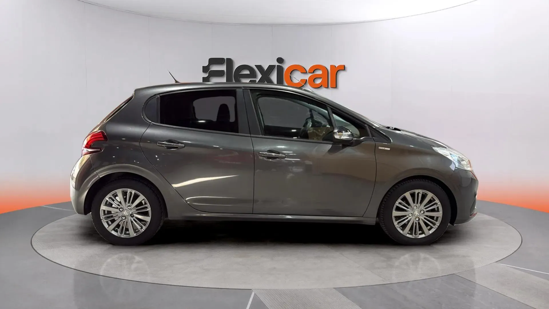 Peugeot 208 Active BlueHDi - foto 2