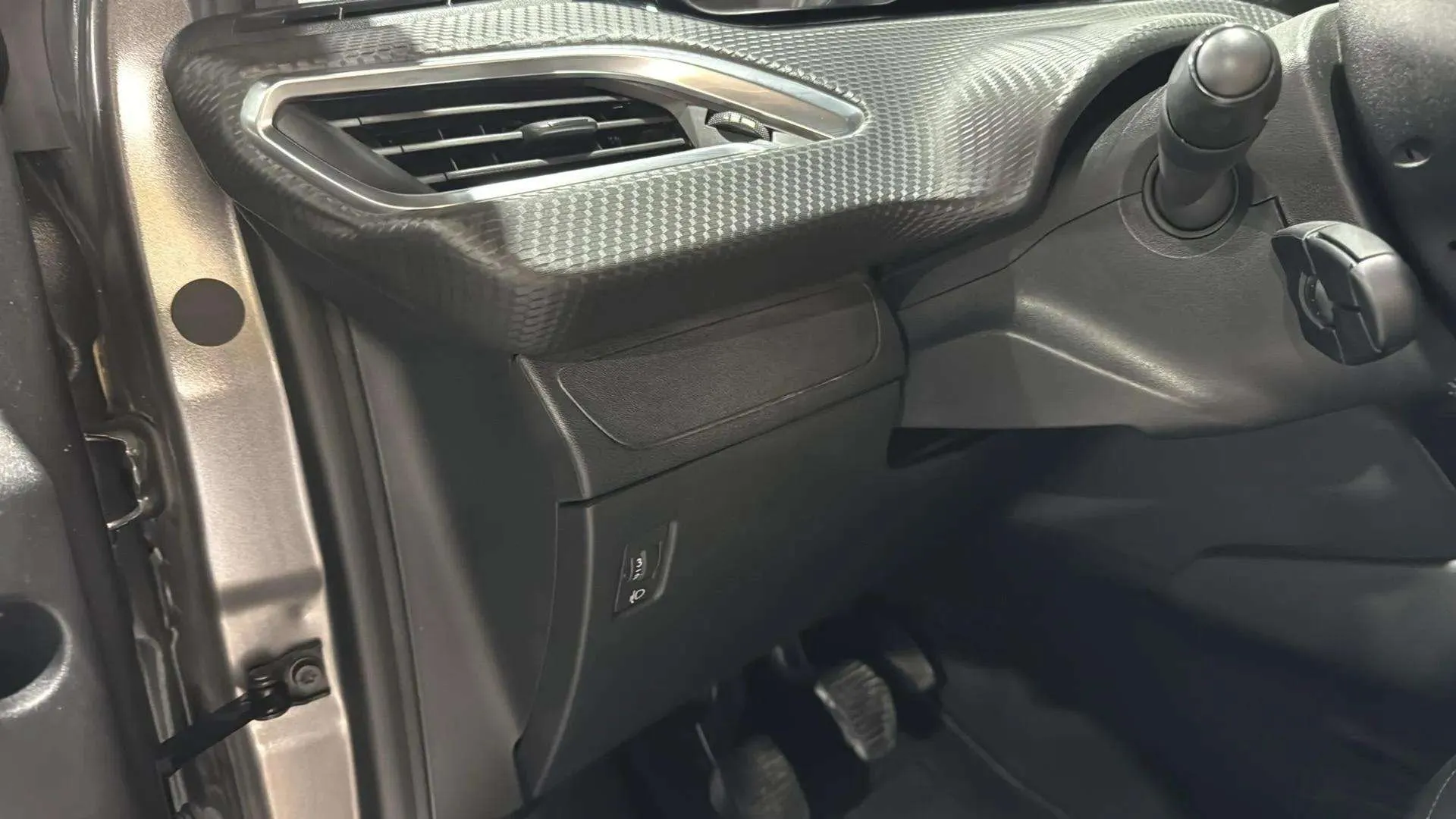 Peugeot 208 Active BlueHDi - foto 21