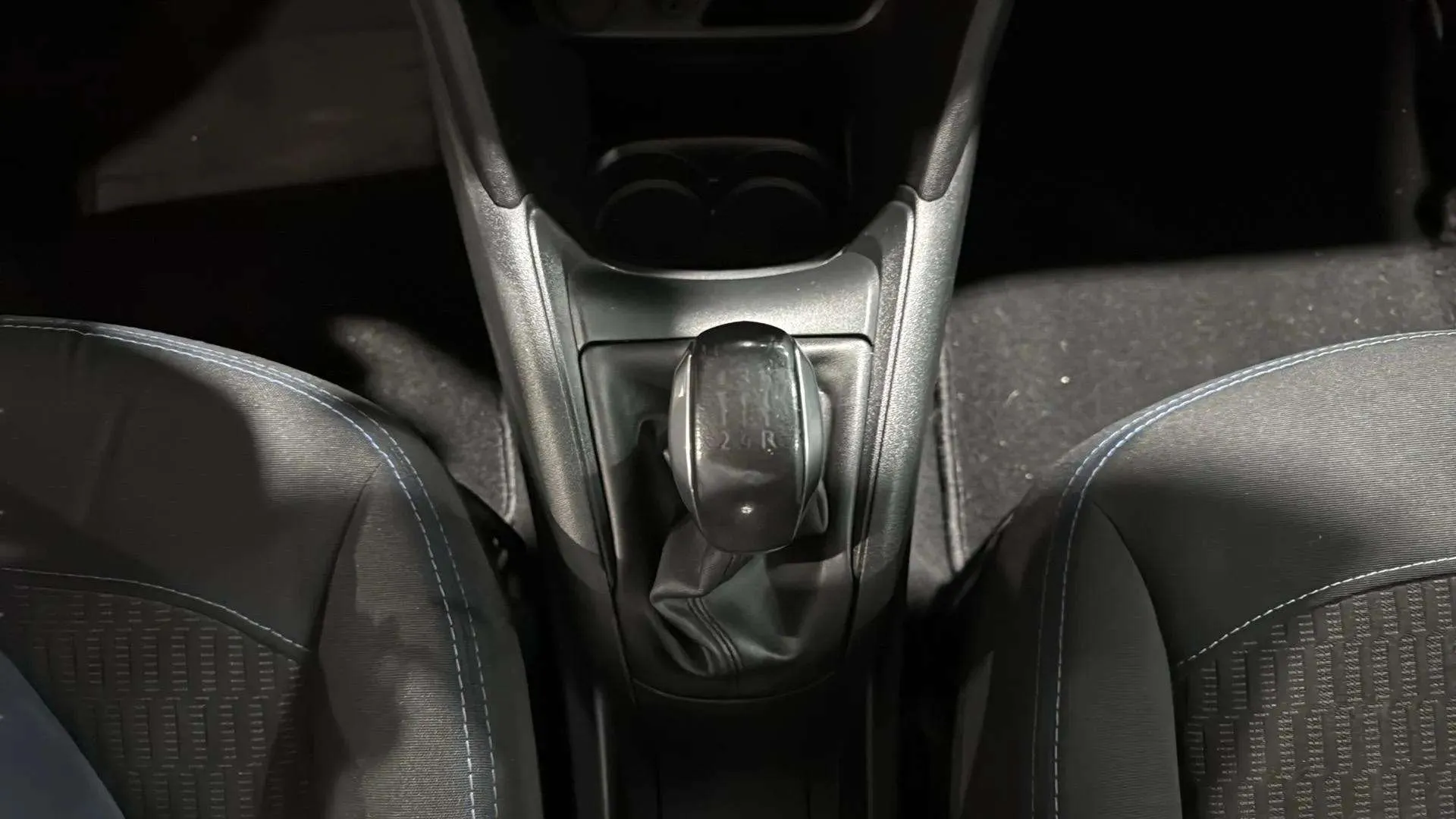 Peugeot 208 Active BlueHDi - foto 22