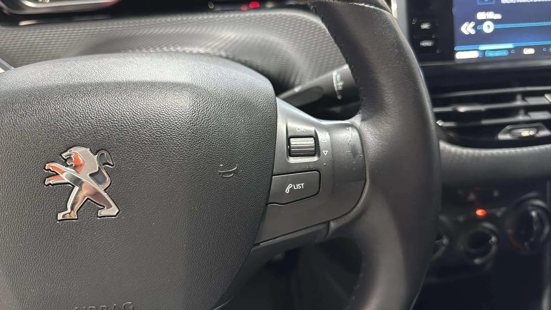 Peugeot 208 Active BlueHDi - foto 13