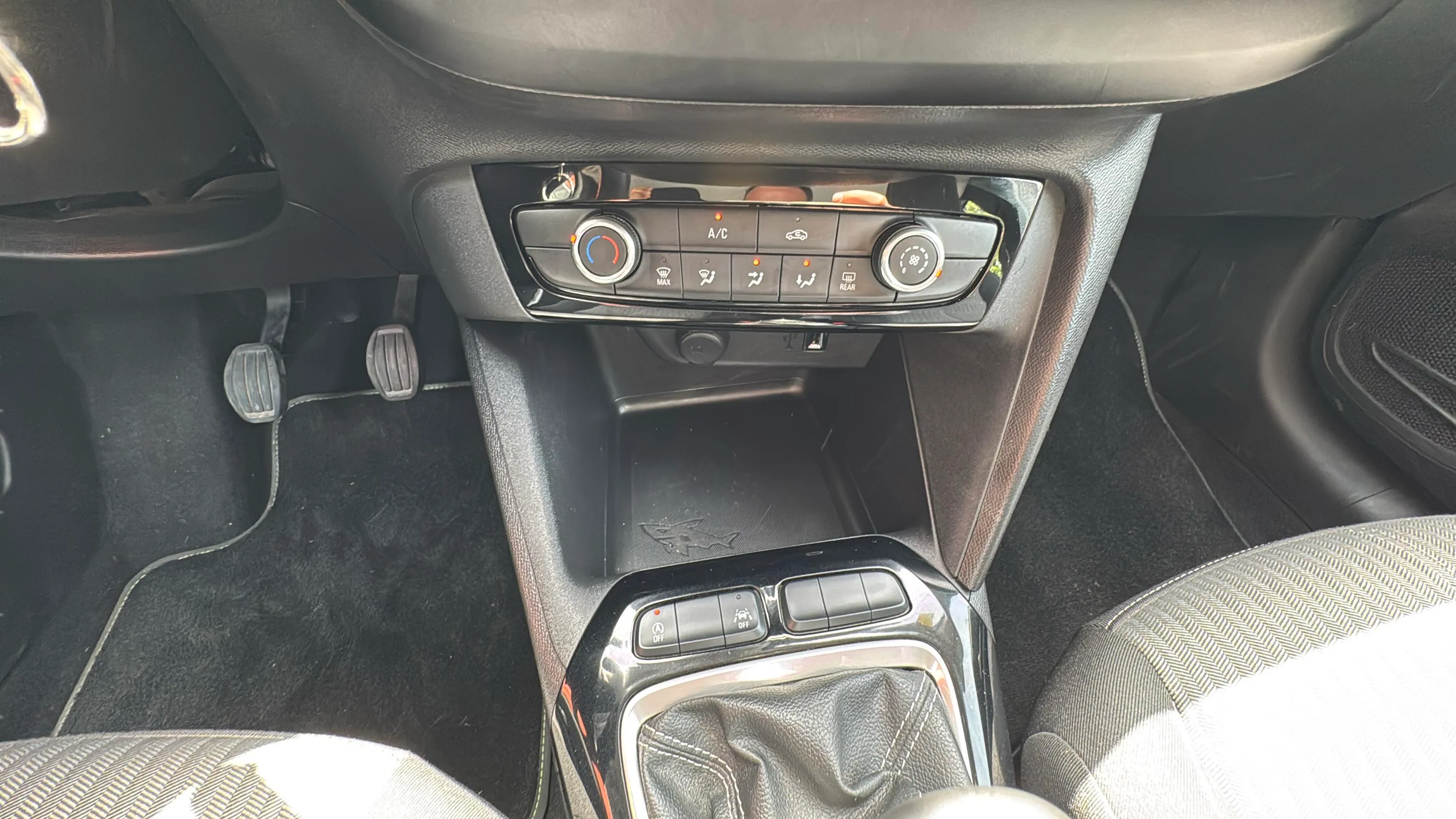Opel Corsa 1.2 XEL Edition - foto 10