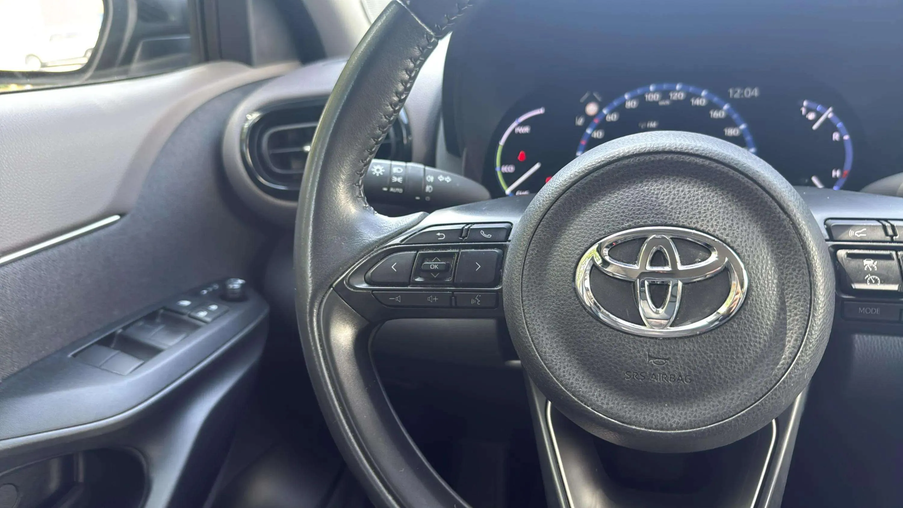 Toyota Yaris Cross 1.5 120H Style - foto 30