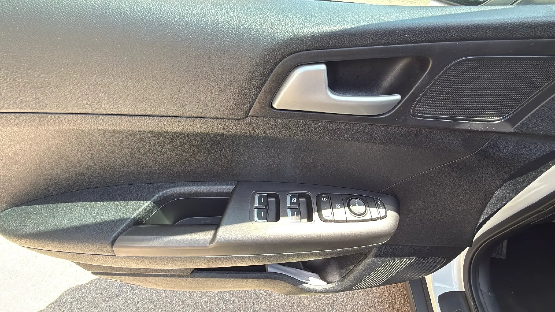 Kia Sportage 1.6 MHEV Black Edition 4x2 - foto 9