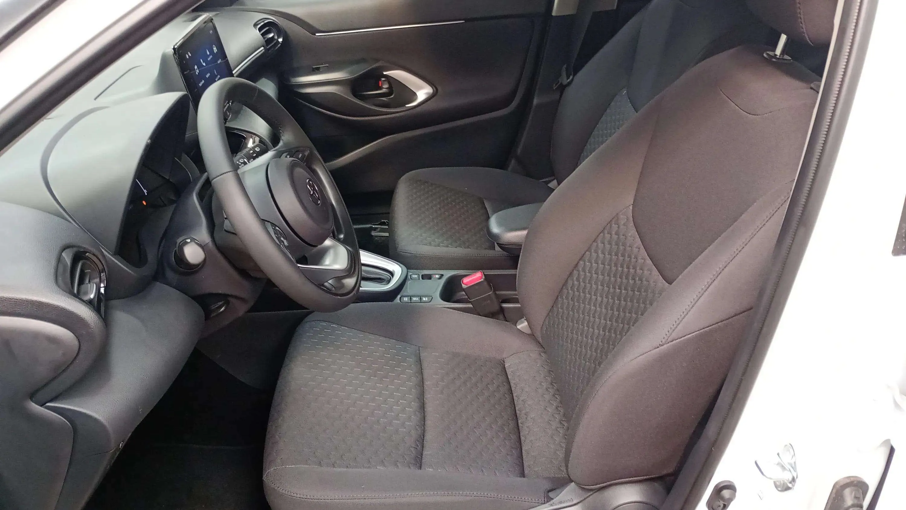 Toyota Yaris Cross 1.5 130H Active - foto 14