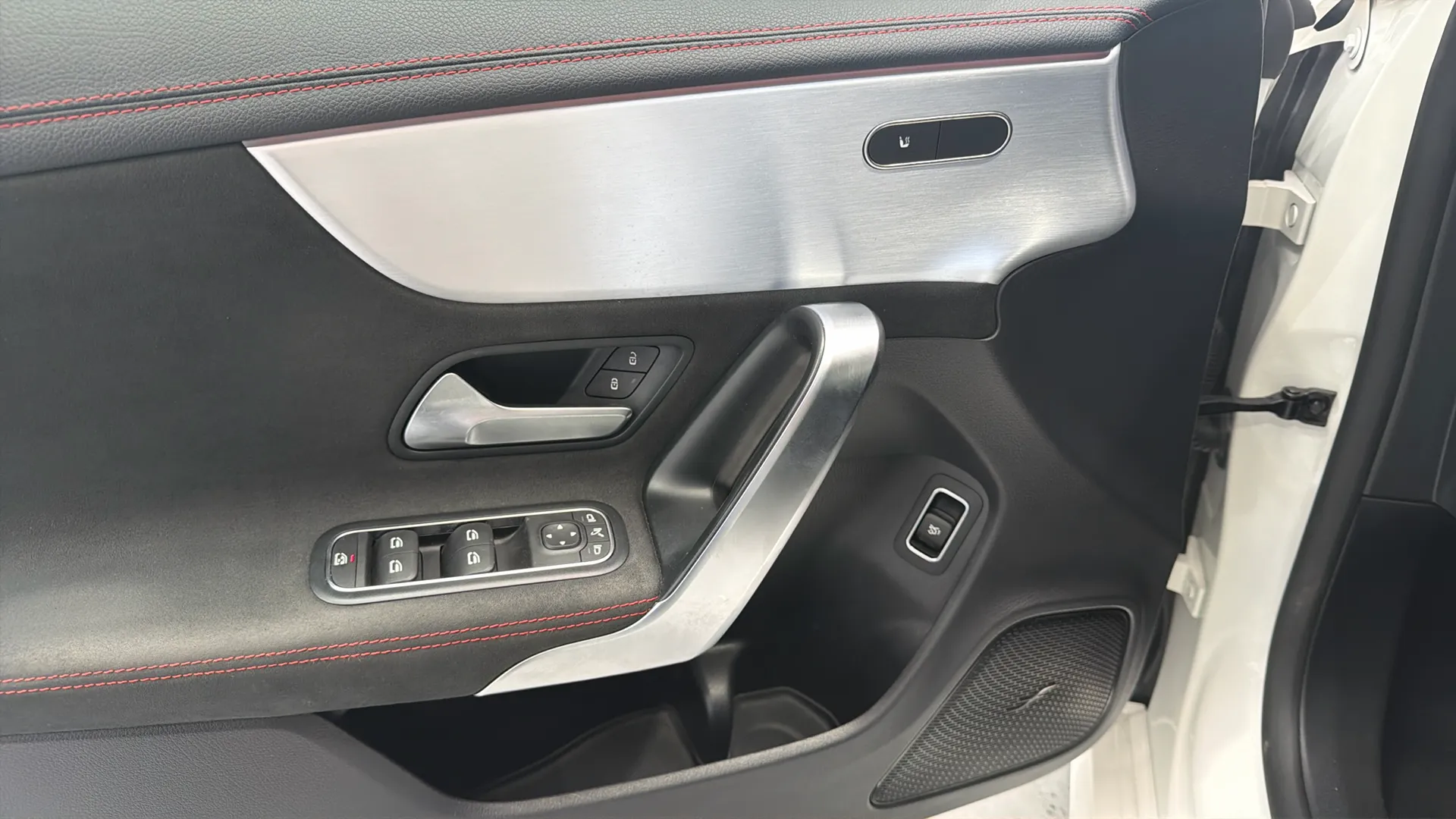 Mercedes-Benz CLA 200 D DCT - foto 11