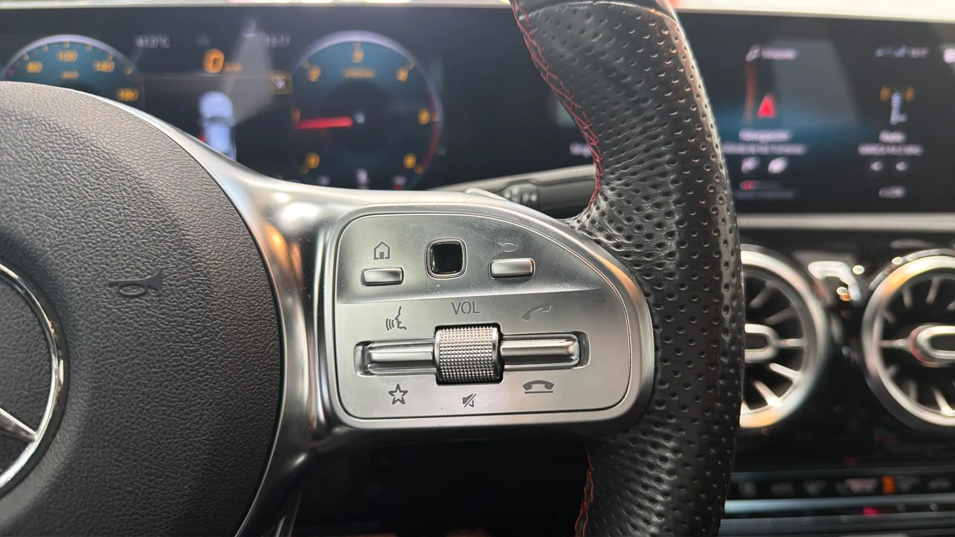 Mercedes-Benz CLA 200 D DCT - foto 13