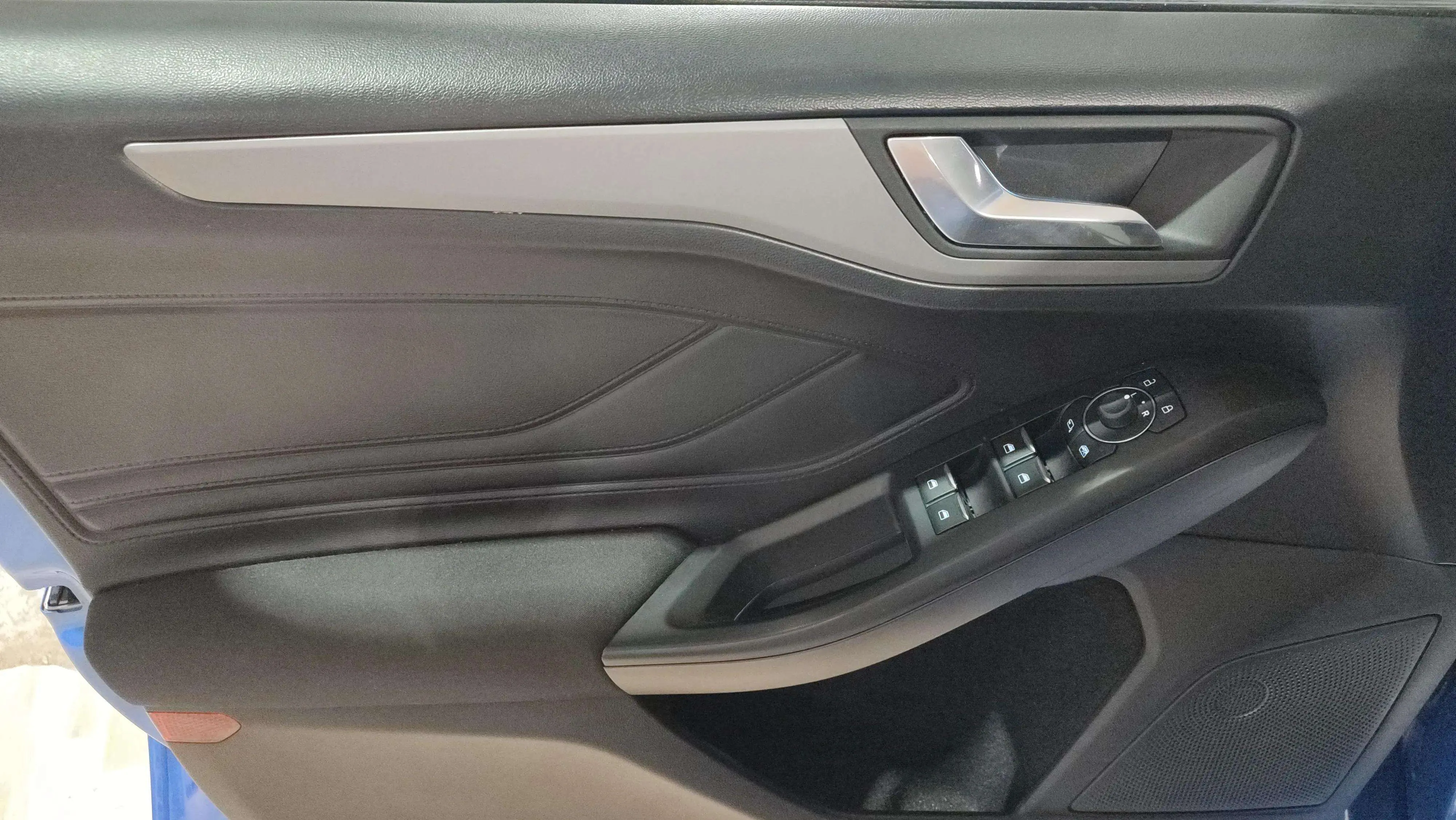 Ford Focus 1.0 EcoBoost MHEV ST-Line Style SIP - foto 5