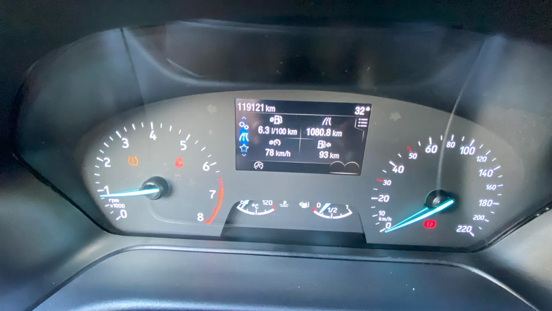 Ford Puma 1.0 EcoBoost Titanium Design MHEV - foto 12