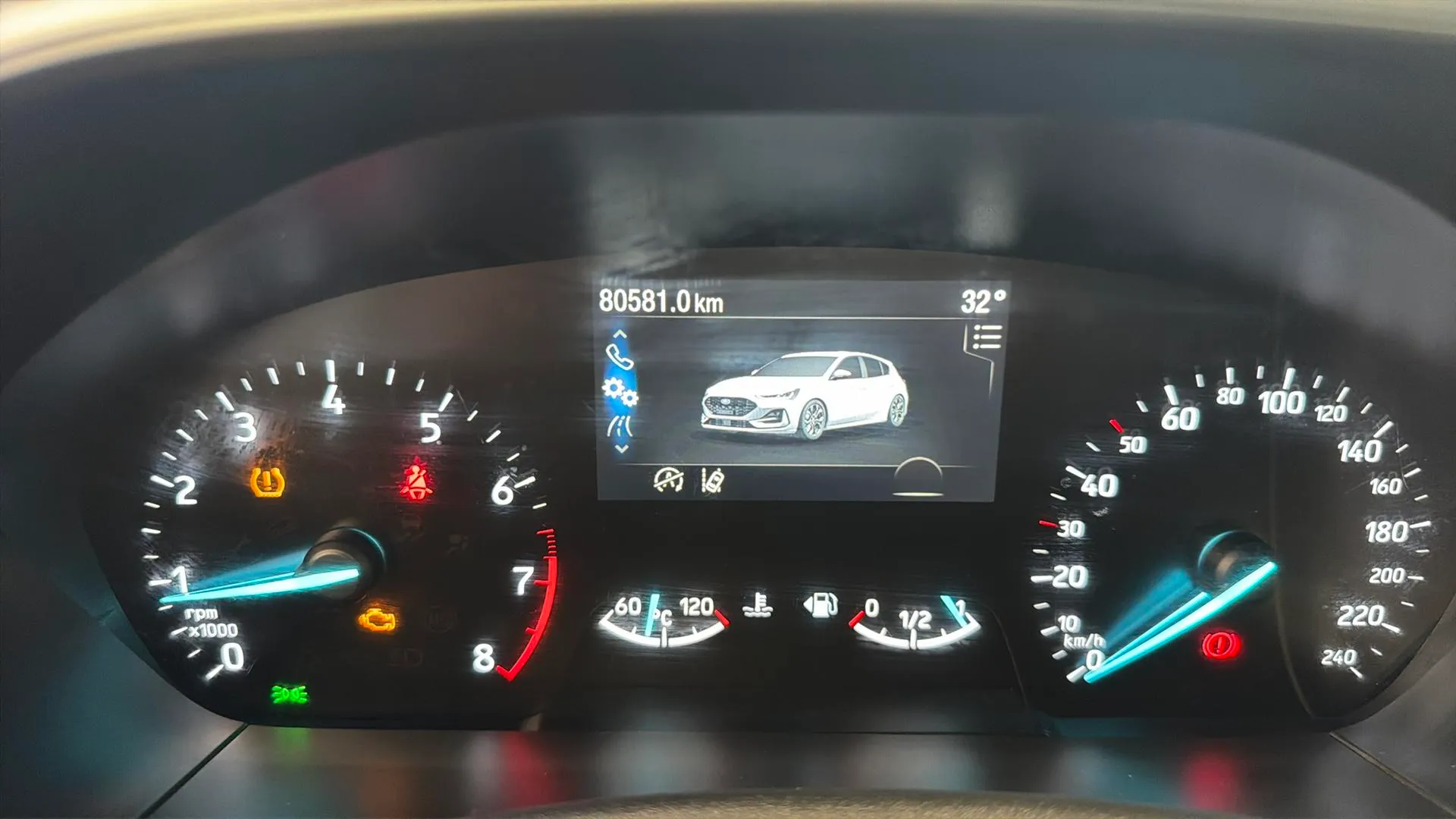 Ford Focus 1.0 EcoBoost MHEV ST-Line Design SIP - foto 11