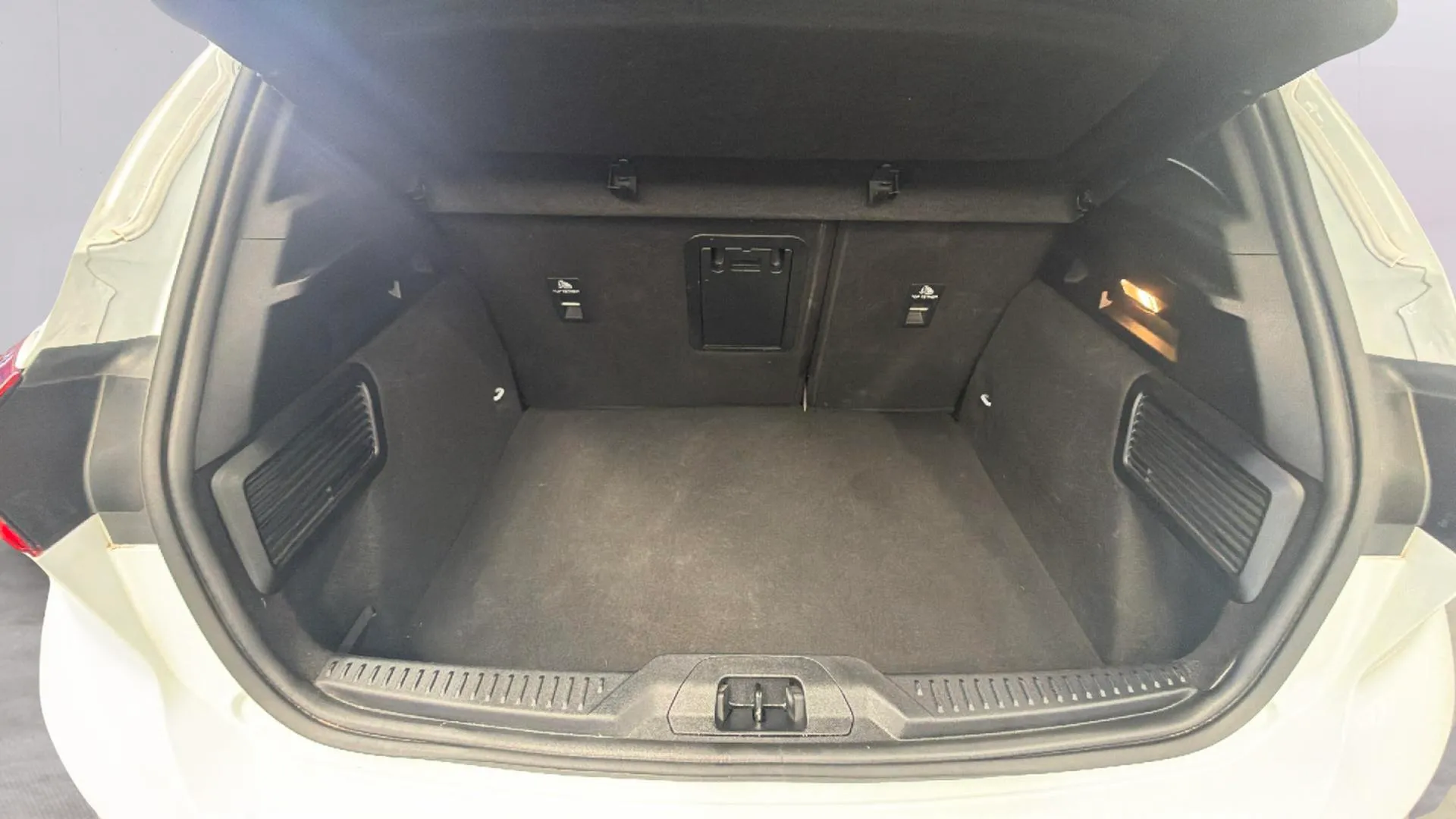 Ford Focus 1.0 EcoBoost MHEV ST-Line Design SIP - foto 22