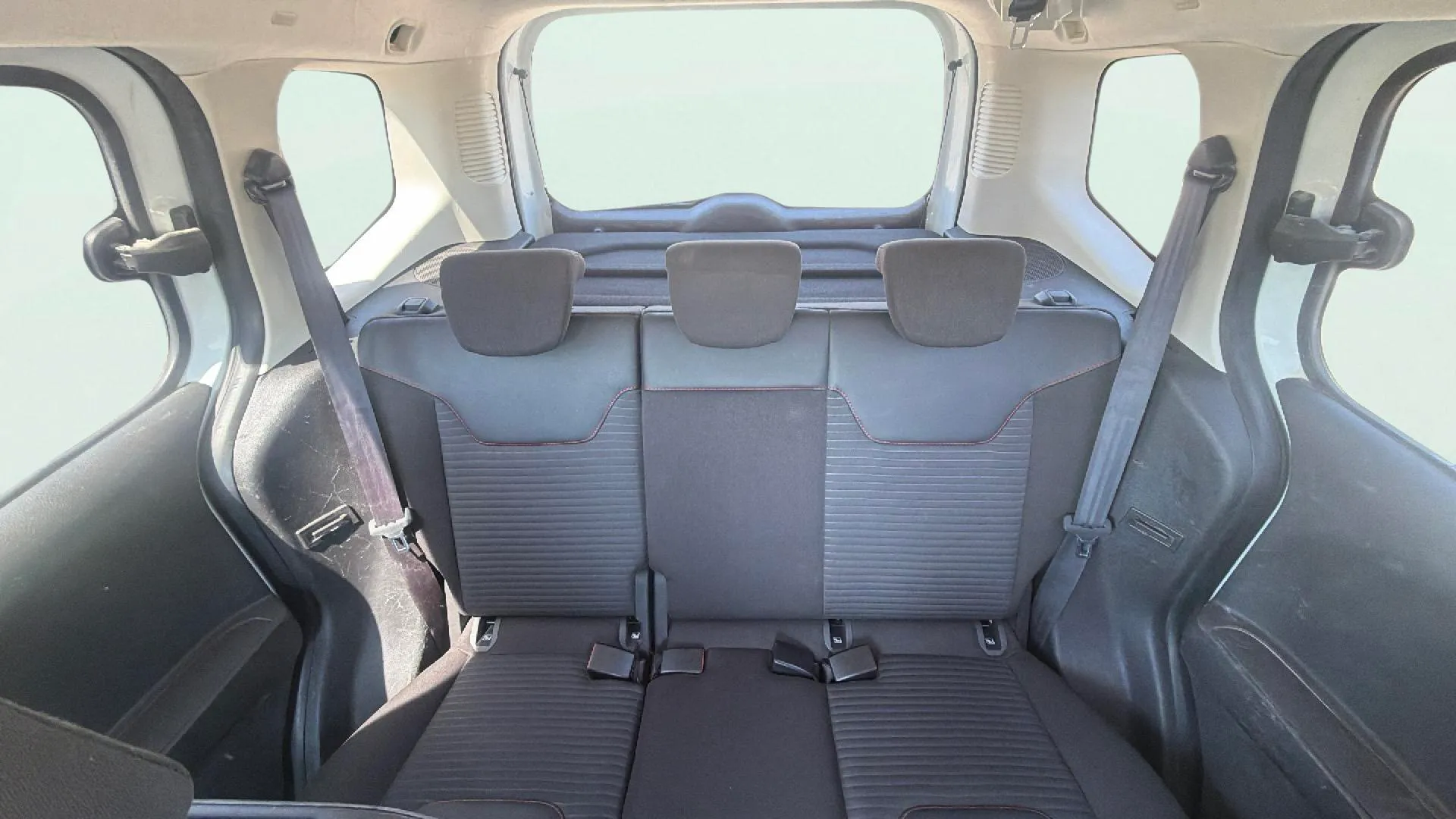 Ford Tourneo Courier 1.5 TDCi Sport - foto 16