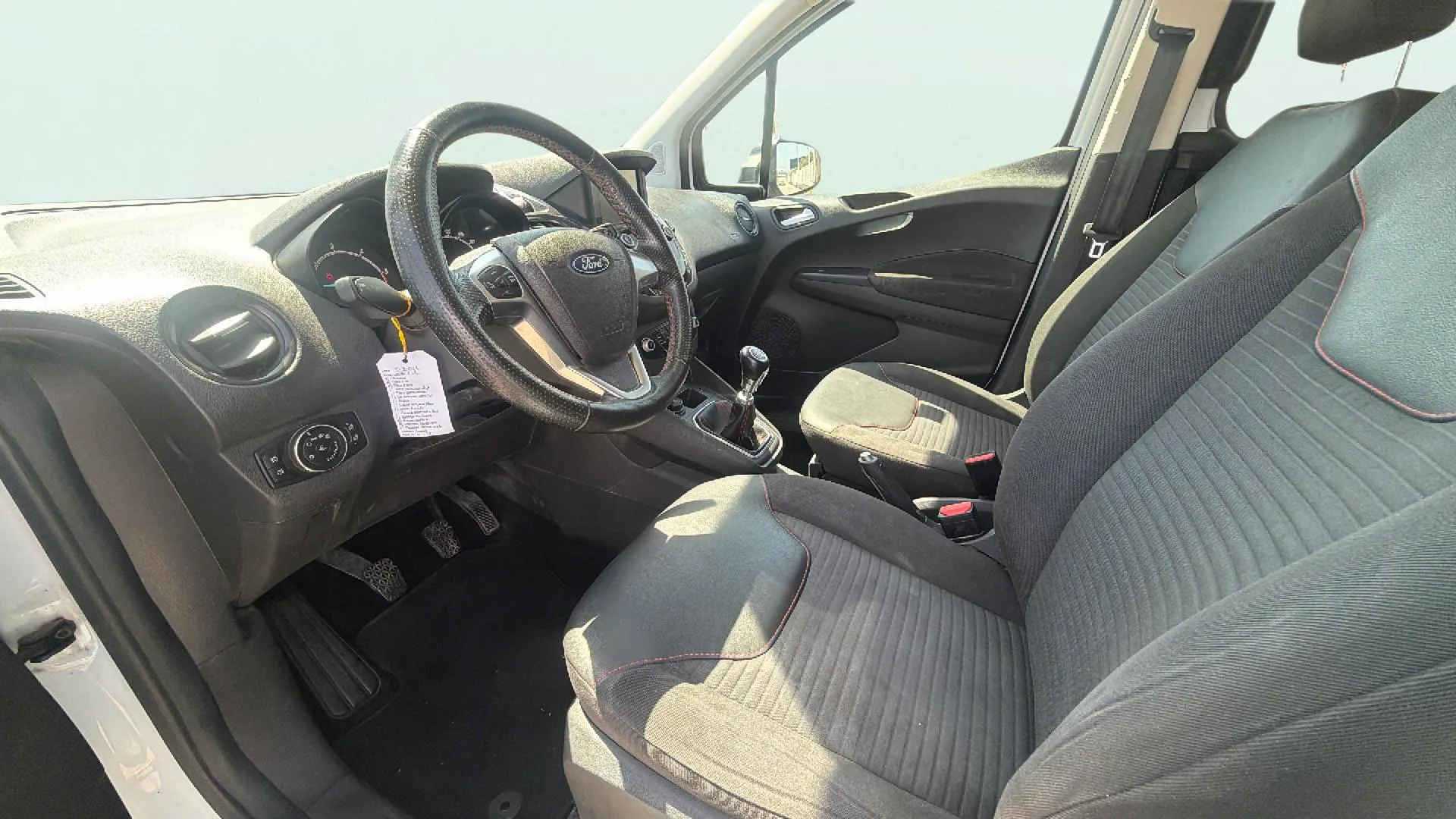 Ford Tourneo Courier 1.5 TDCi Sport - foto 14