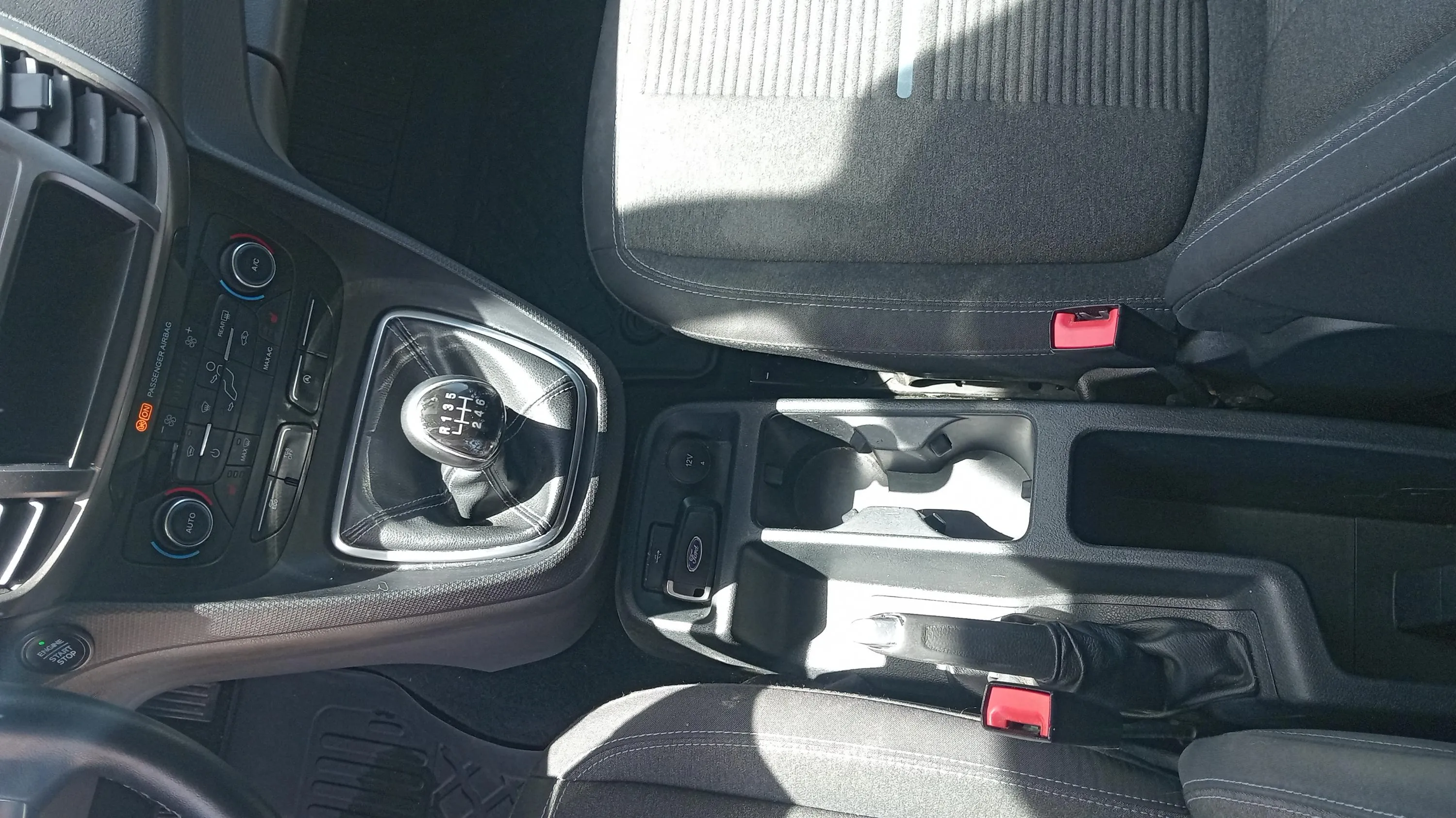 Ford Transit Connect 230 Combi 1.5 - foto 22