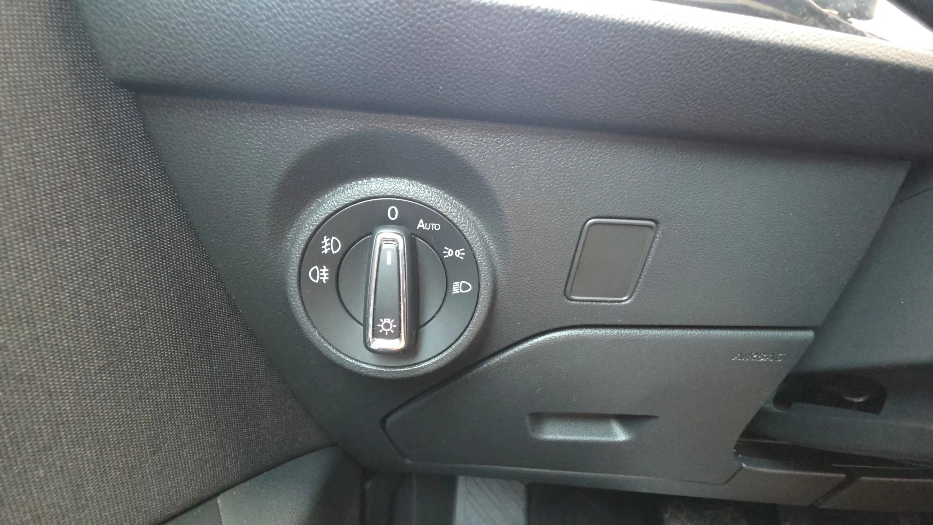 SEAT León ST 2.0 TDI DSG-6 FR Advanced - foto 20