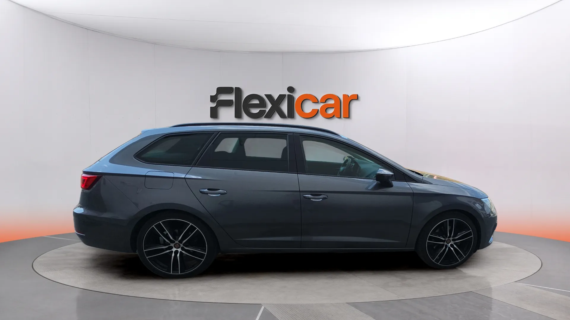 SEAT León ST 2.0 TDI DSG-6 FR Advanced - foto 4