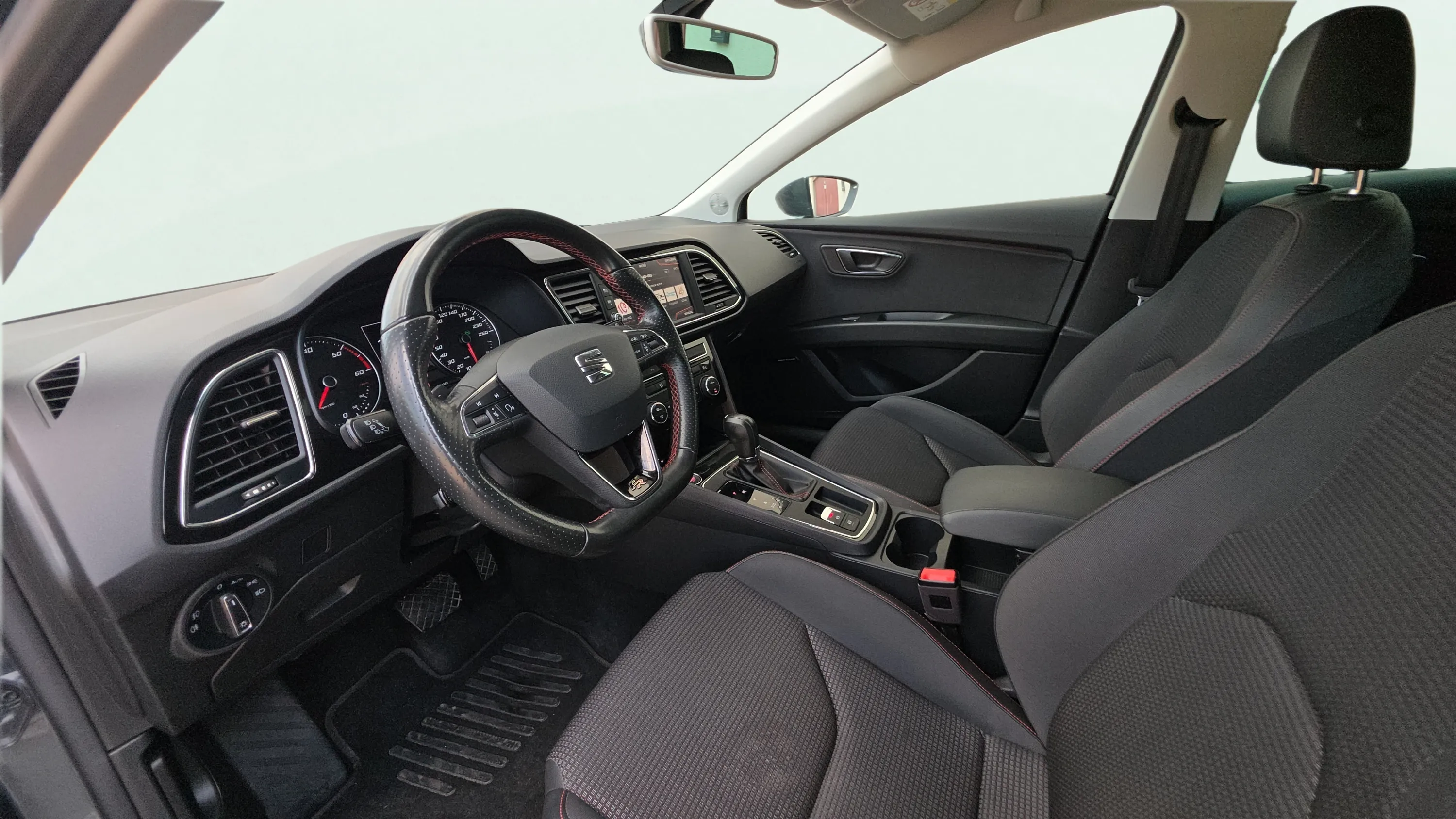 SEAT León ST 2.0 TDI DSG-6 FR Advanced - foto 14