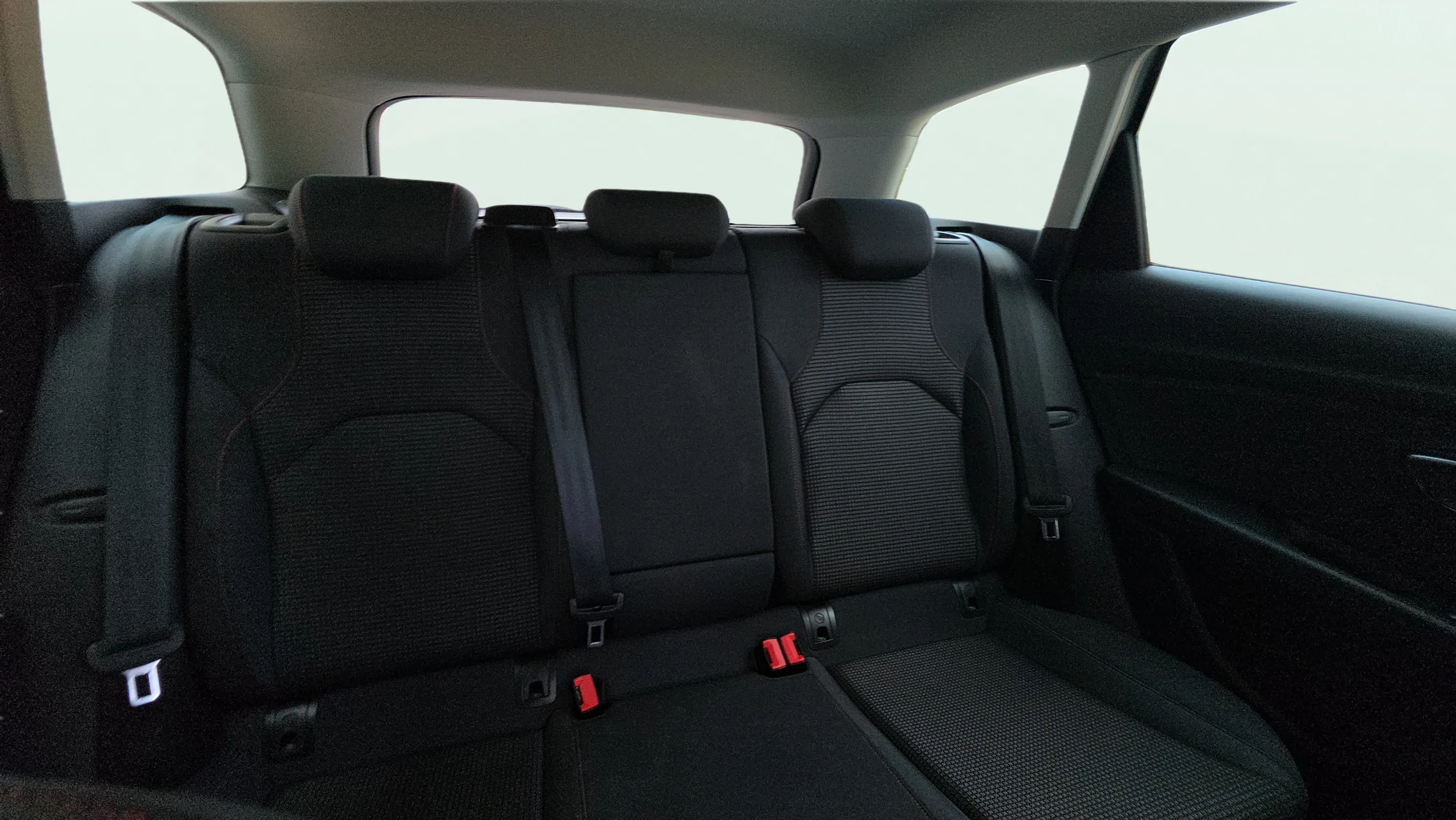 SEAT León ST 2.0 TDI DSG-6 FR Advanced - foto 17
