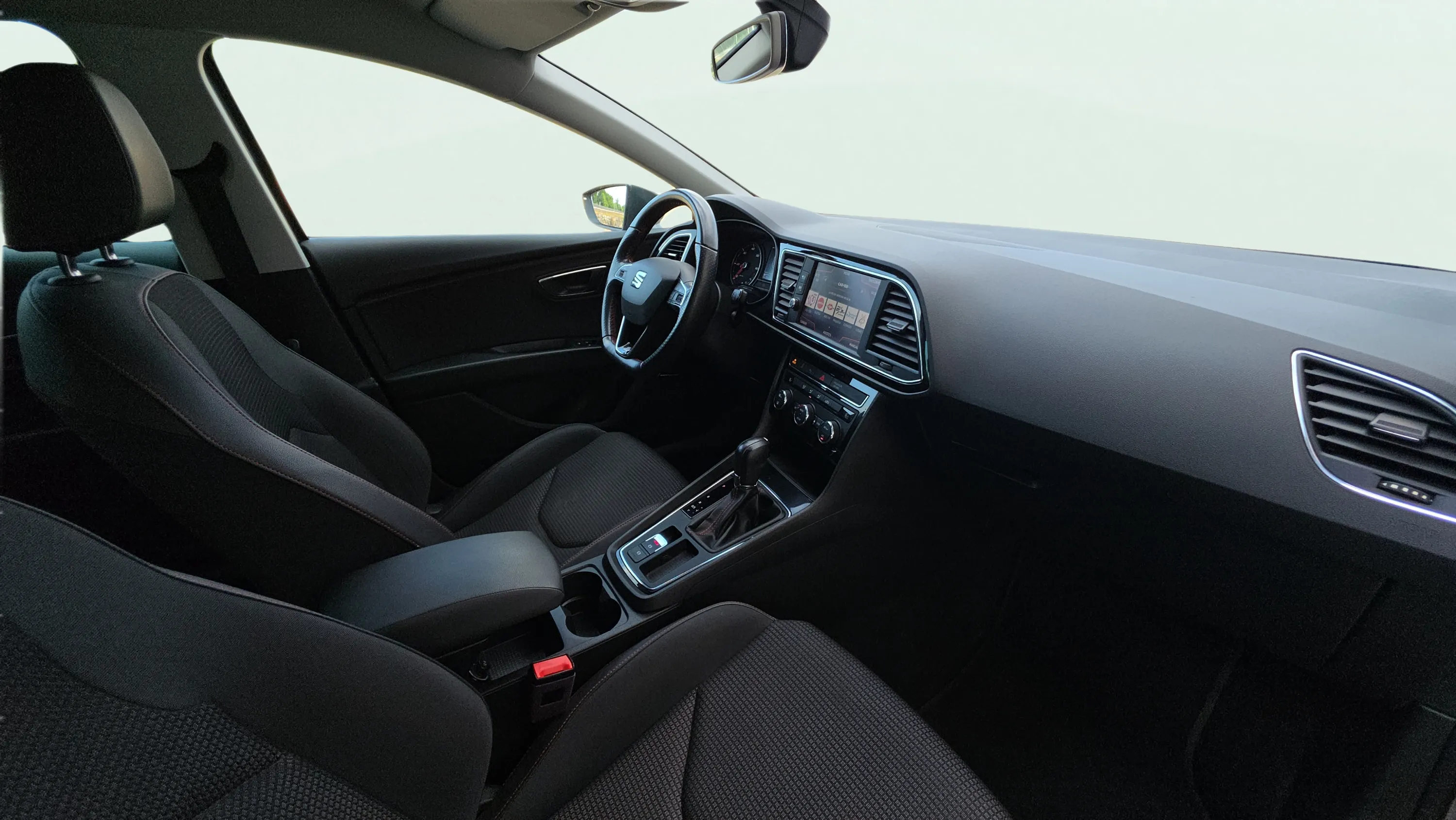 SEAT León ST 2.0 TDI DSG-6 FR Advanced - foto 15