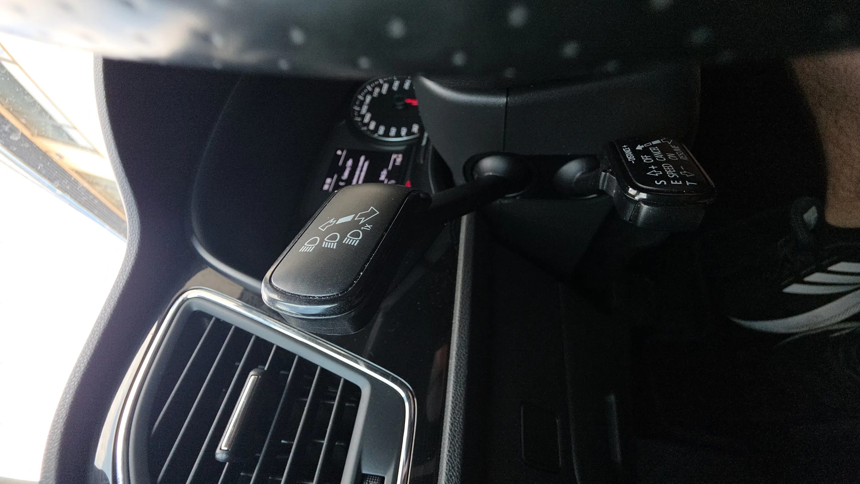 SEAT León ST 2.0 TDI DSG-6 FR Advanced - foto 18
