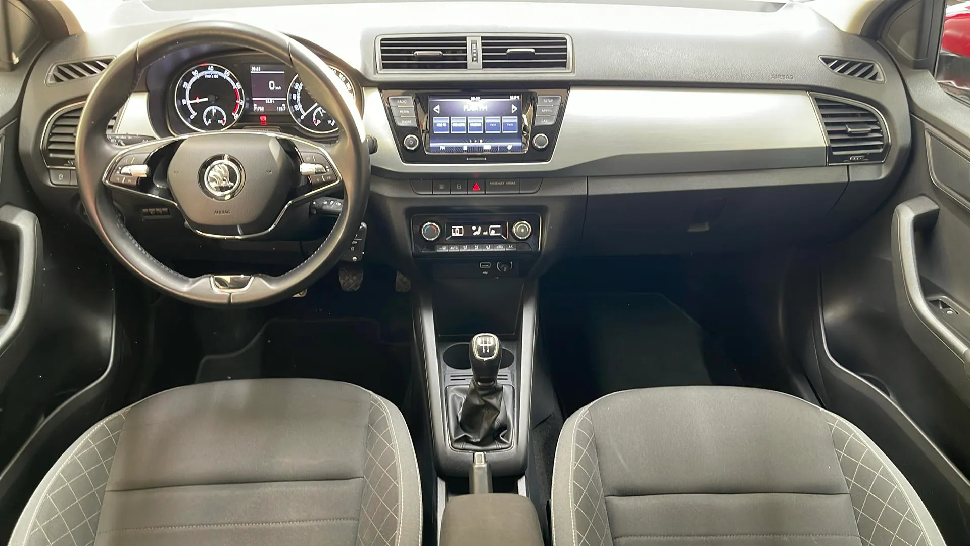 Škoda Fabia 1.0 TSI Style - foto 9
