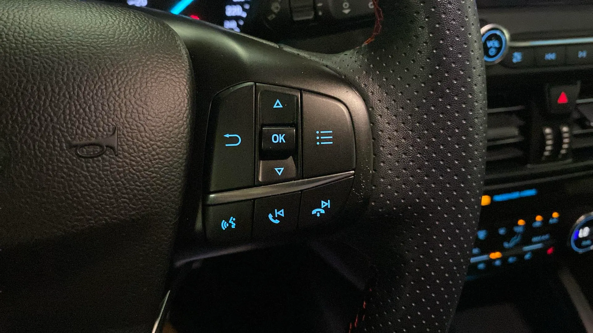 Ford Focus 1.0 EcoBoost ST-Line - foto 15